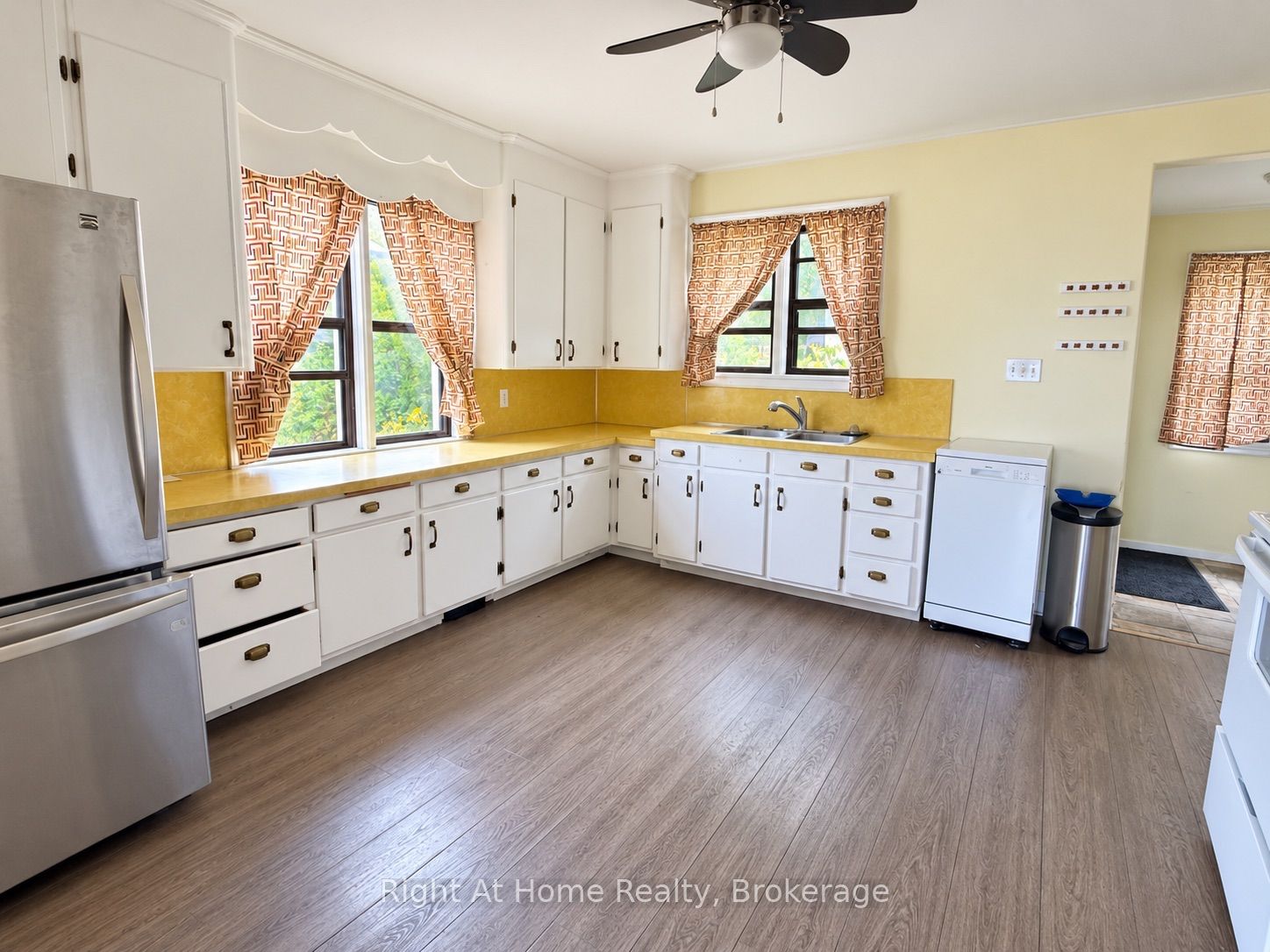 28 Dixon Street, Thunder Bay, ON P7B 3J5 photo 4