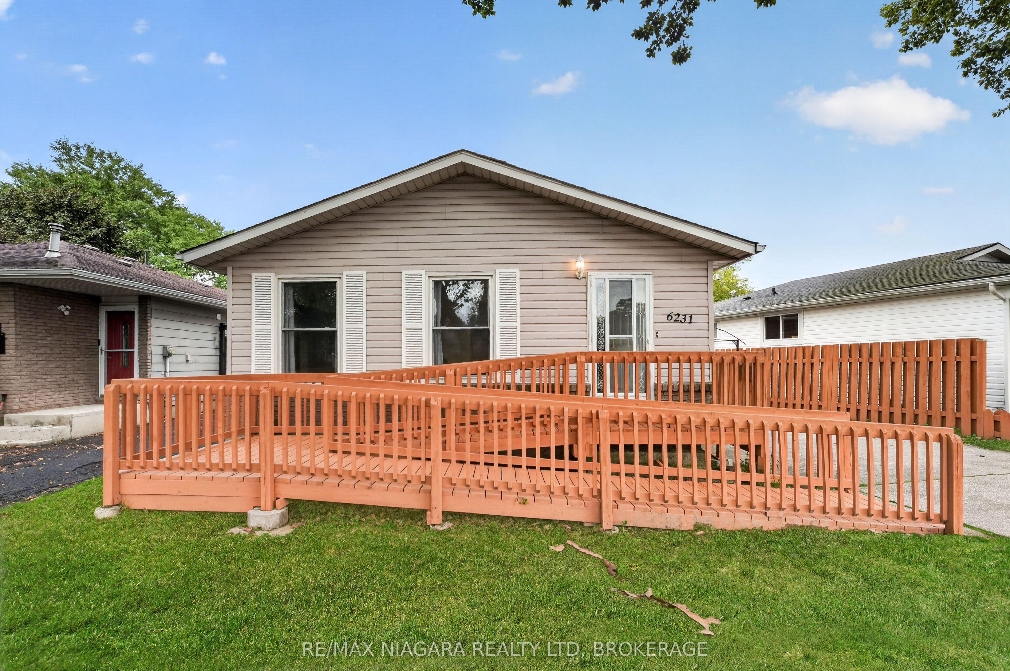 6231 Johnson Drive, Niagara Falls, ON L2J 3J6 photo 2