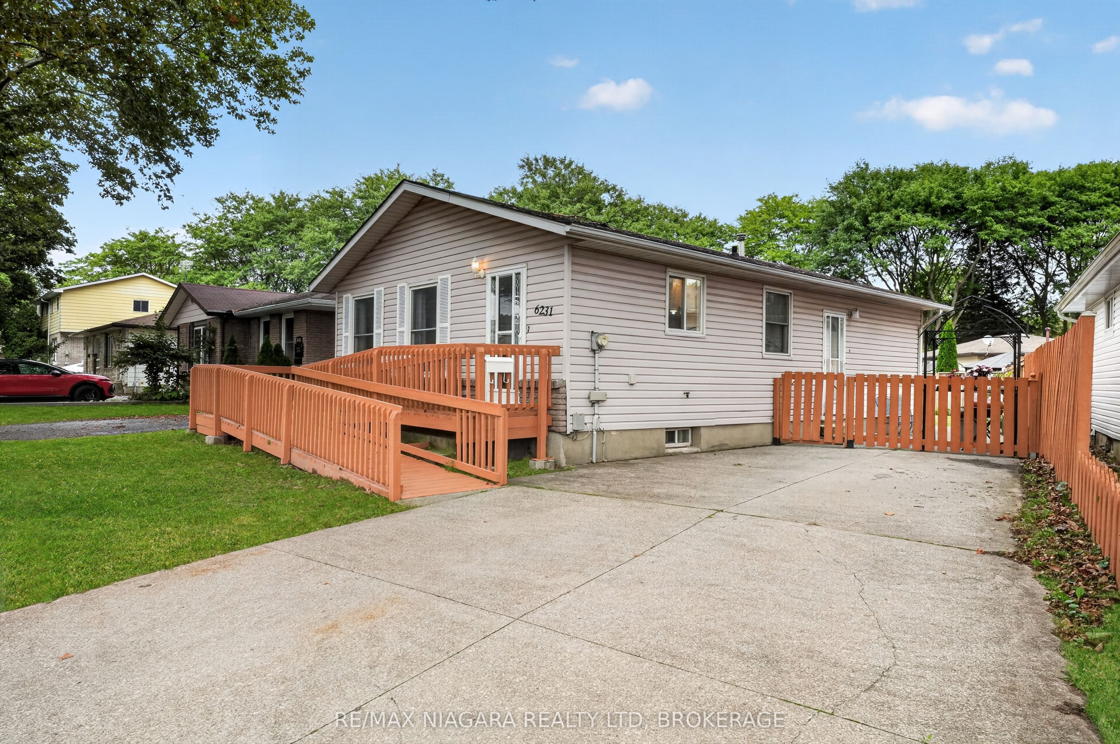 6231 Johnson Drive, Niagara Falls, ON L2J 3J6 photo 3