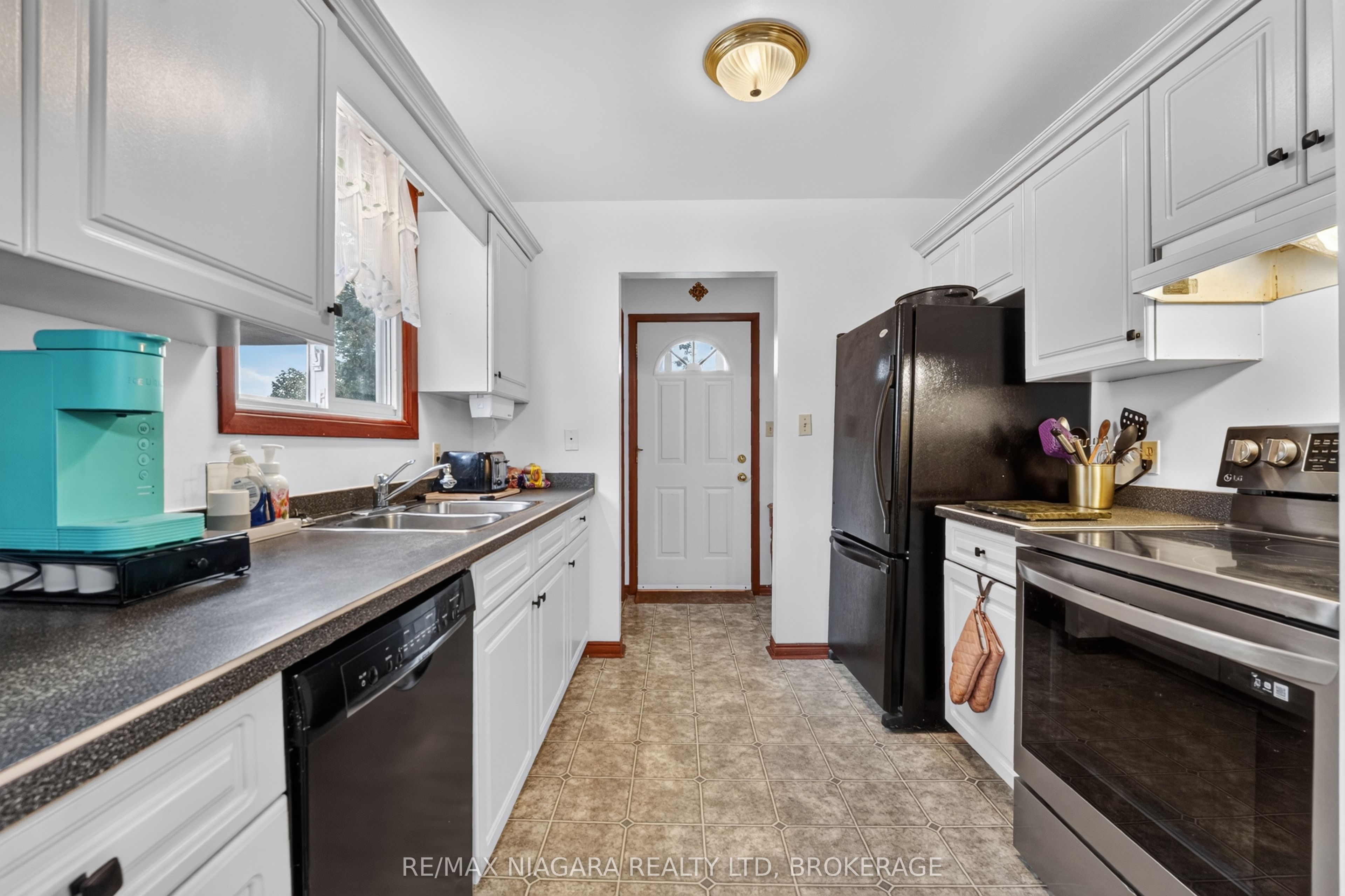 6231 Johnson Drive, Niagara Falls, ON L2J 3J6 photo 5