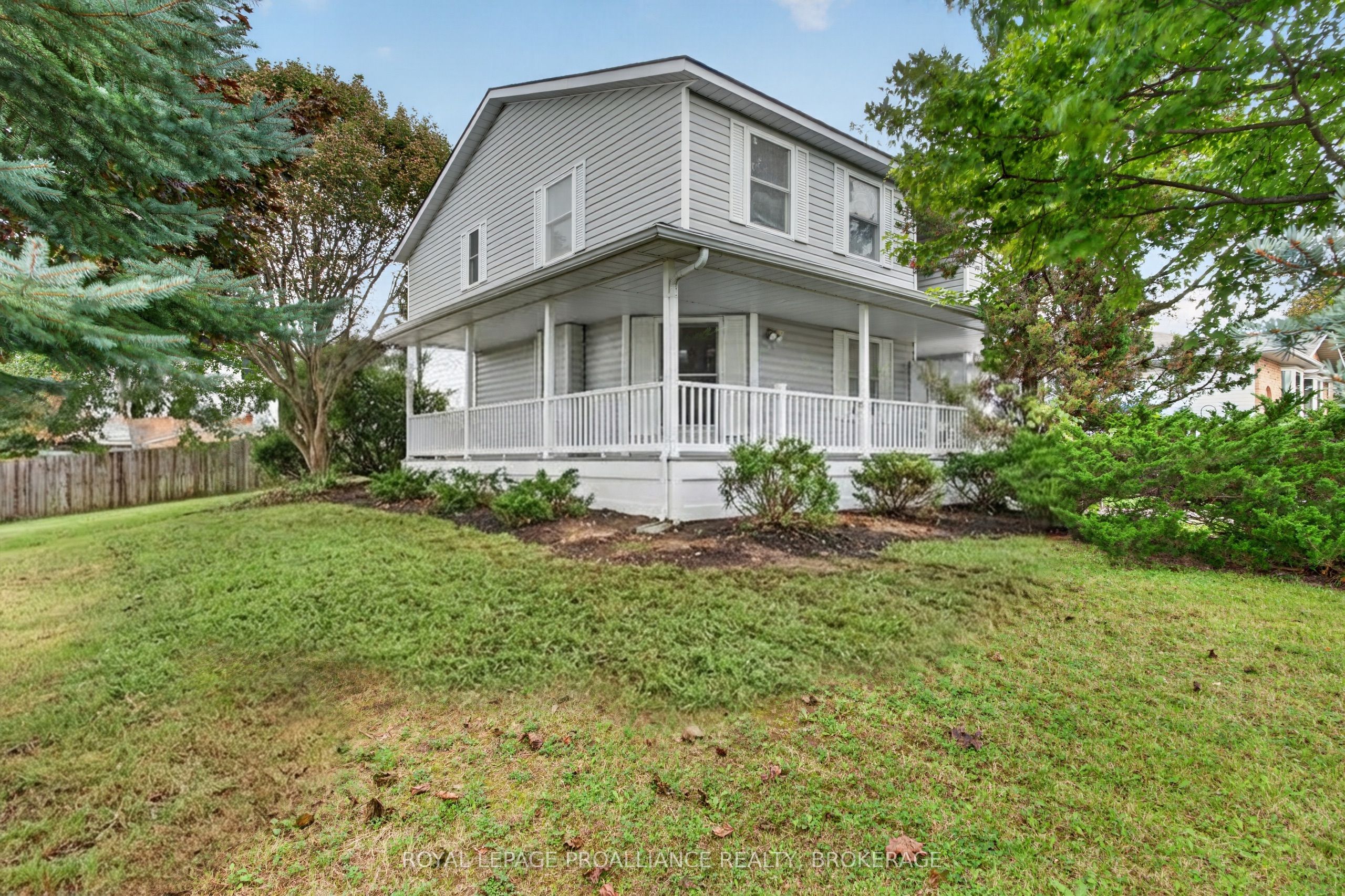 378 Waterloo Drive, Kingston, ON K7M 8X6 photo 2