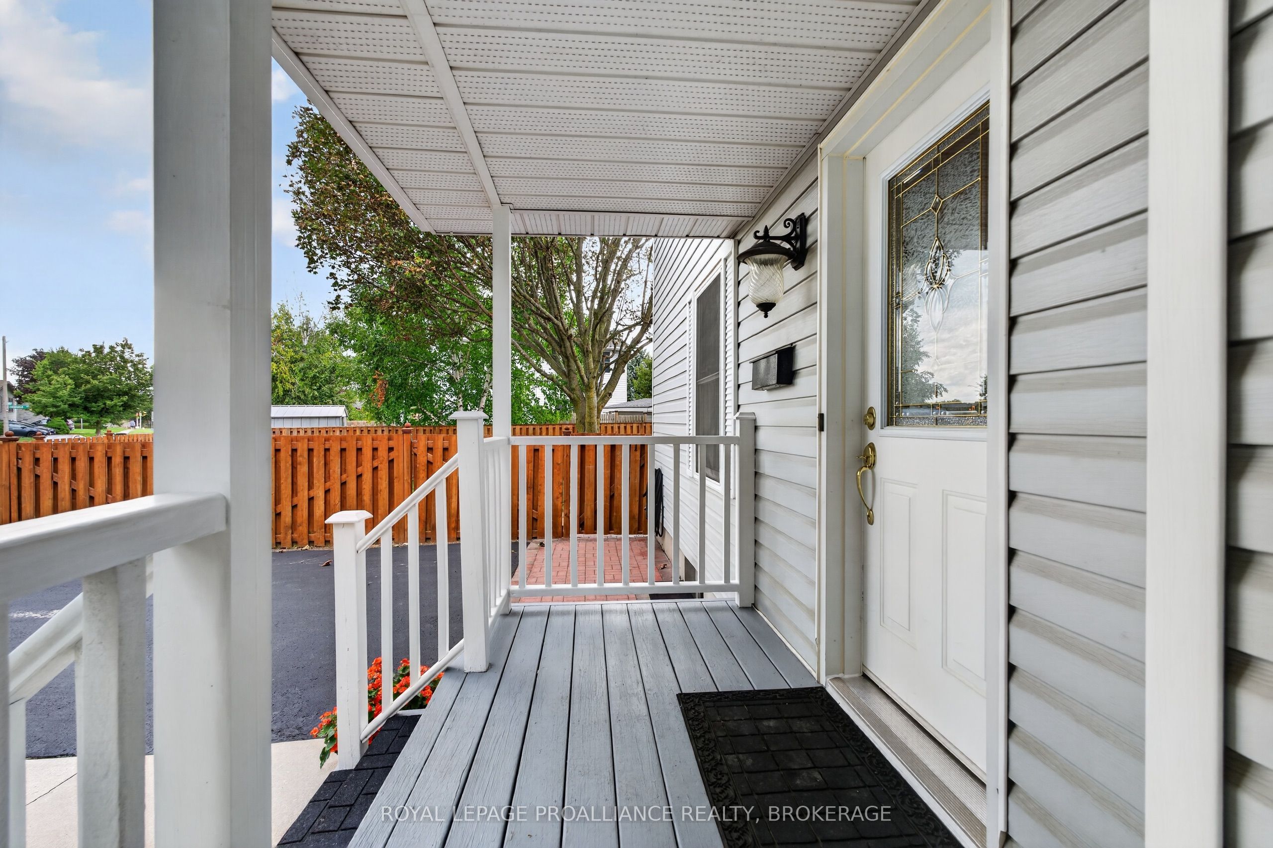 378 Waterloo Drive, Kingston, ON K7M 8X6 photo 4