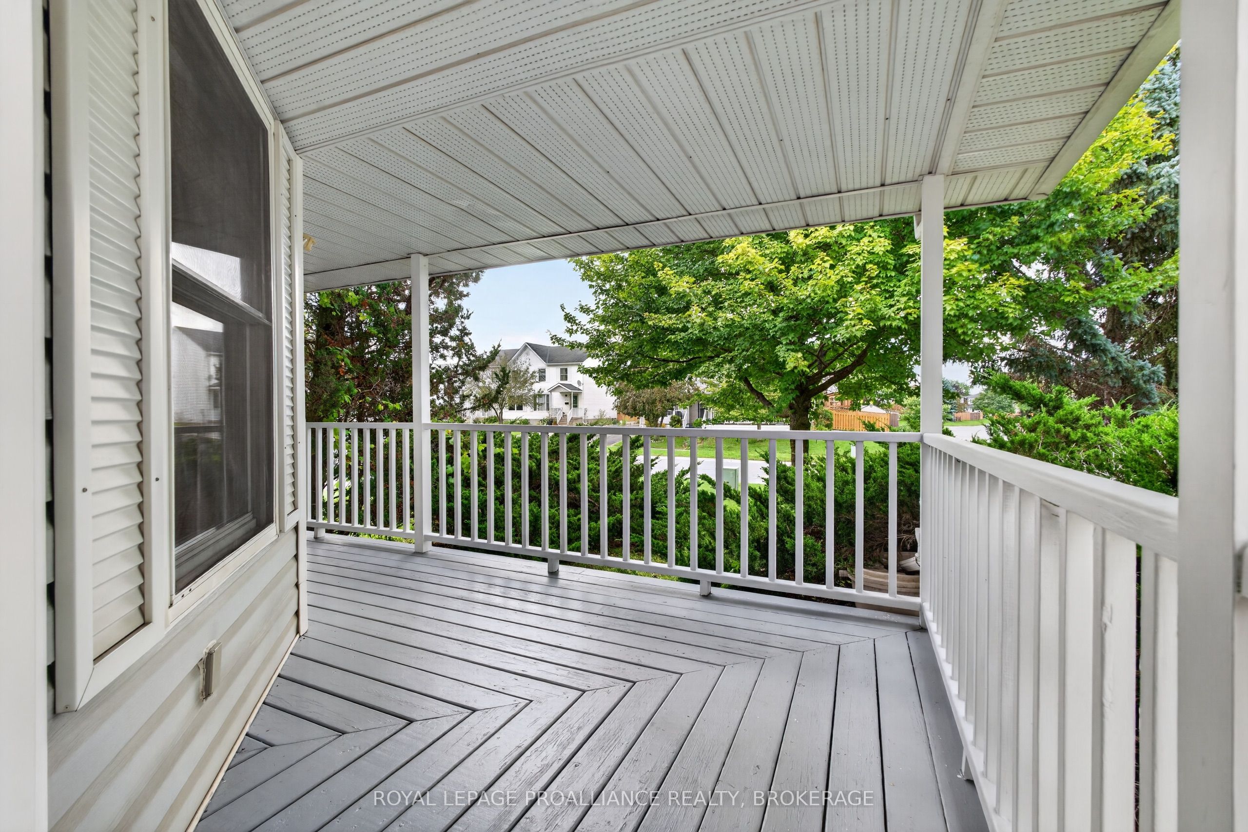 378 Waterloo Drive, Kingston, ON K7M 8X6 photo 5
