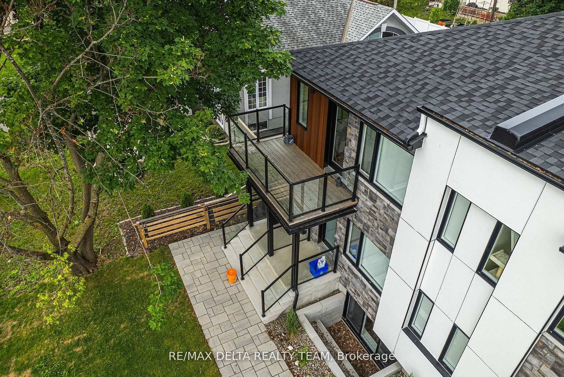 77A Granton Avenue 3, Meadowlands - Crestview and Area, ON K2G 1L2 photo 4
