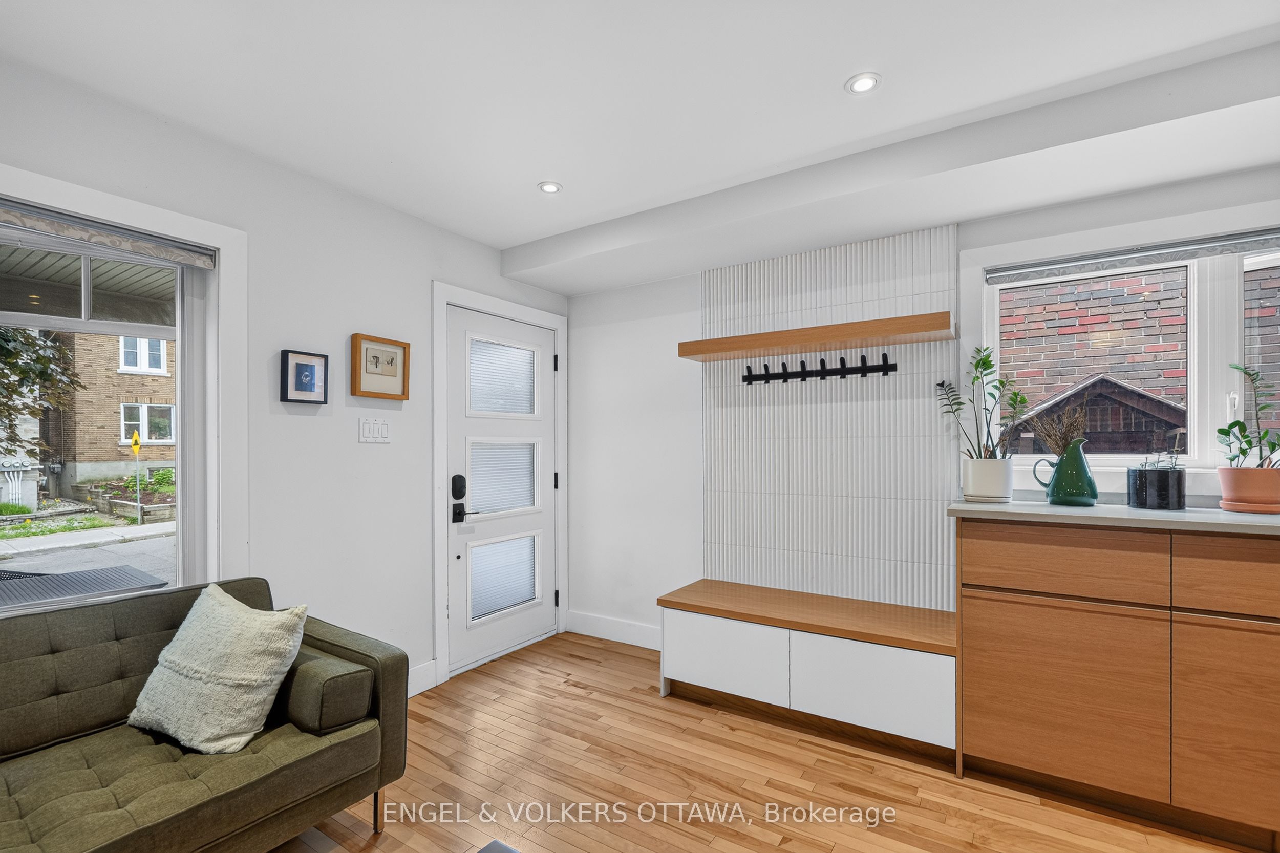 309 Flora Street, Ottawa Centre, ON K1R 5S1 photo 3