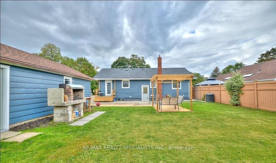 6 Gormley Crescent Upper, St. Catharines, ON L2M 5Y2 photo 2