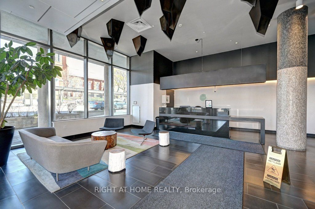 85 Duke Street W 1212, Kitchener, ON N2H 0B7 photo 5