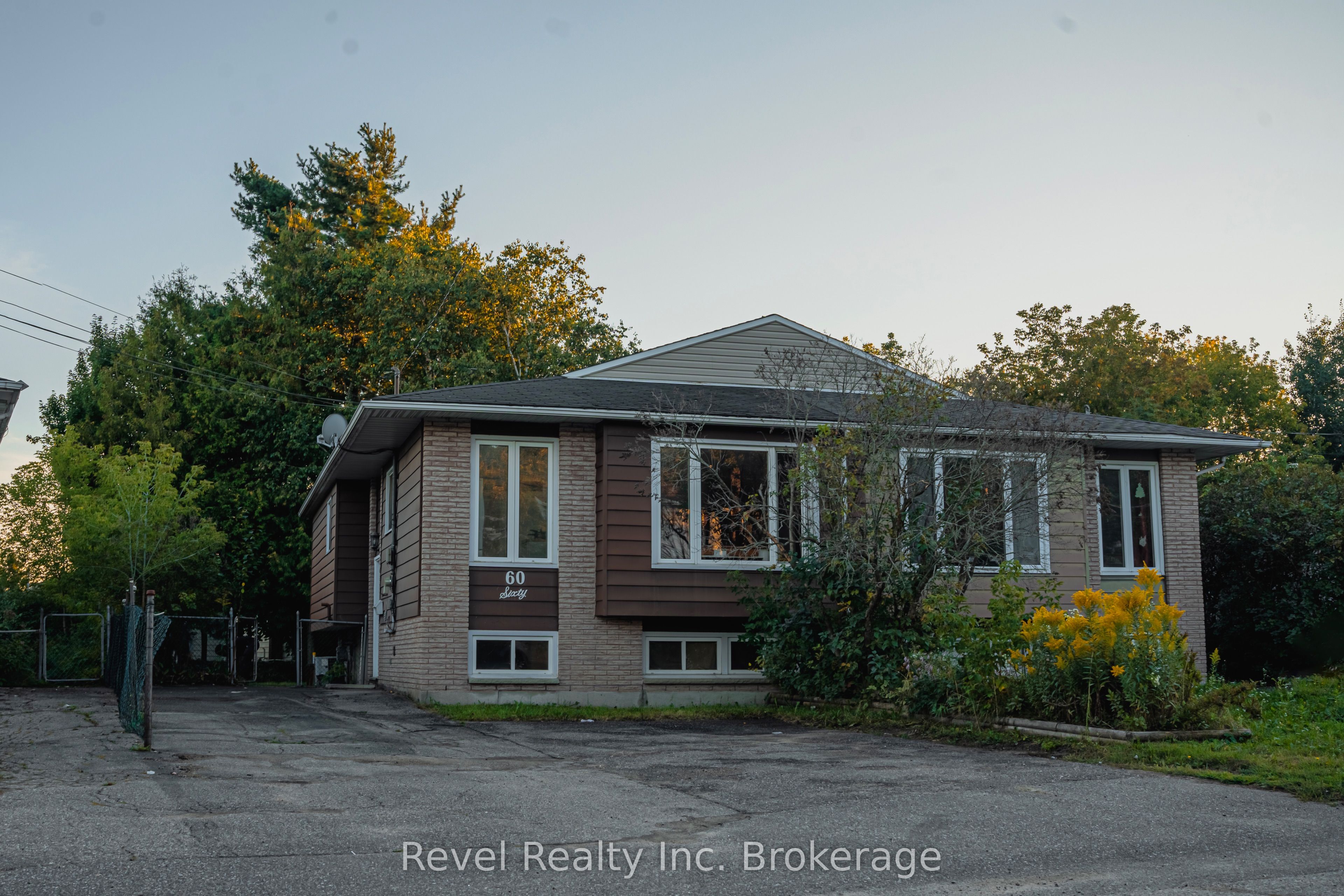 60 Sherryl Crescent, North Bay, ON P1B 8R9 photo 2