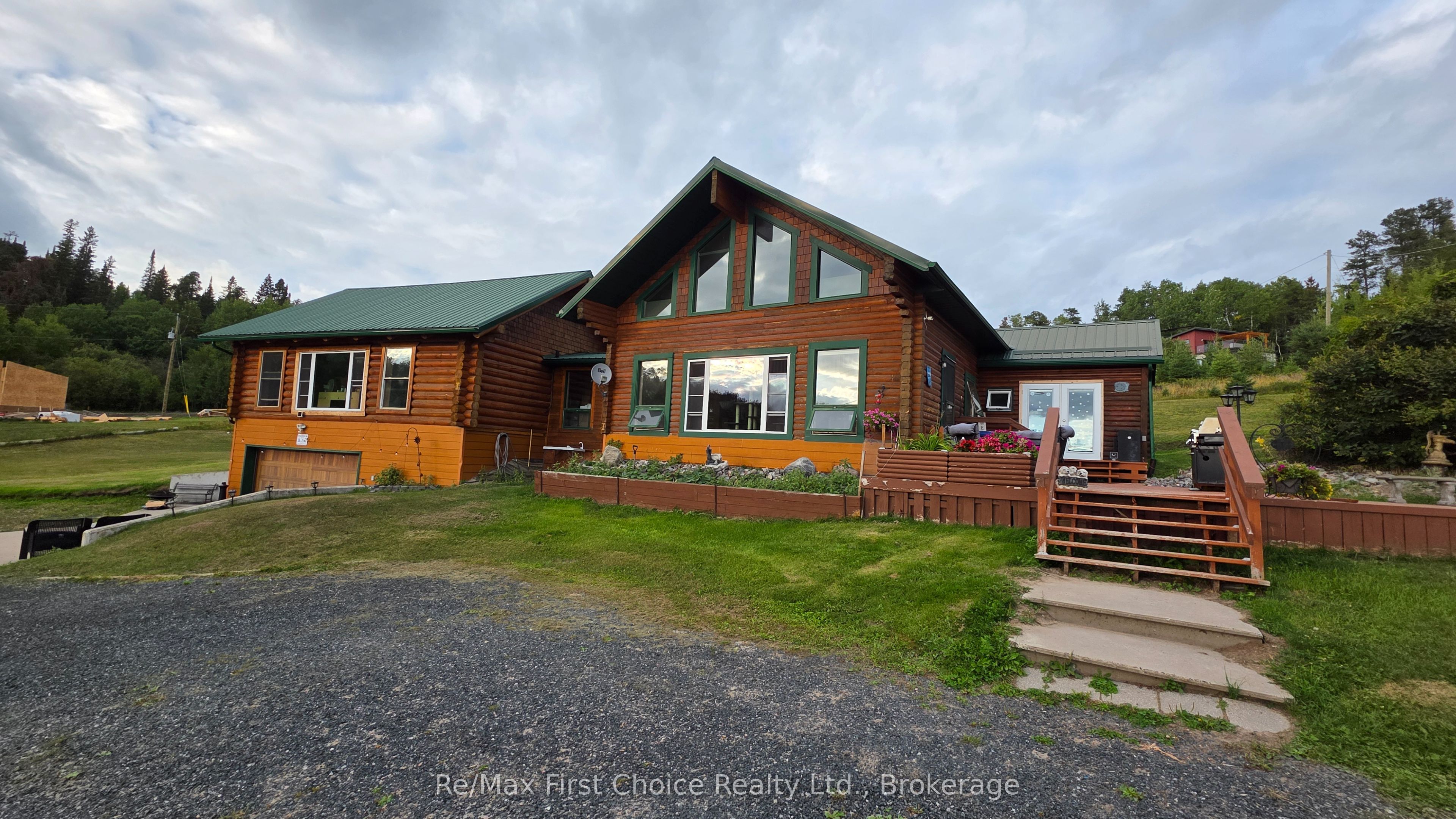 812 Essex Road E, Kenora, ON P9N 4P2