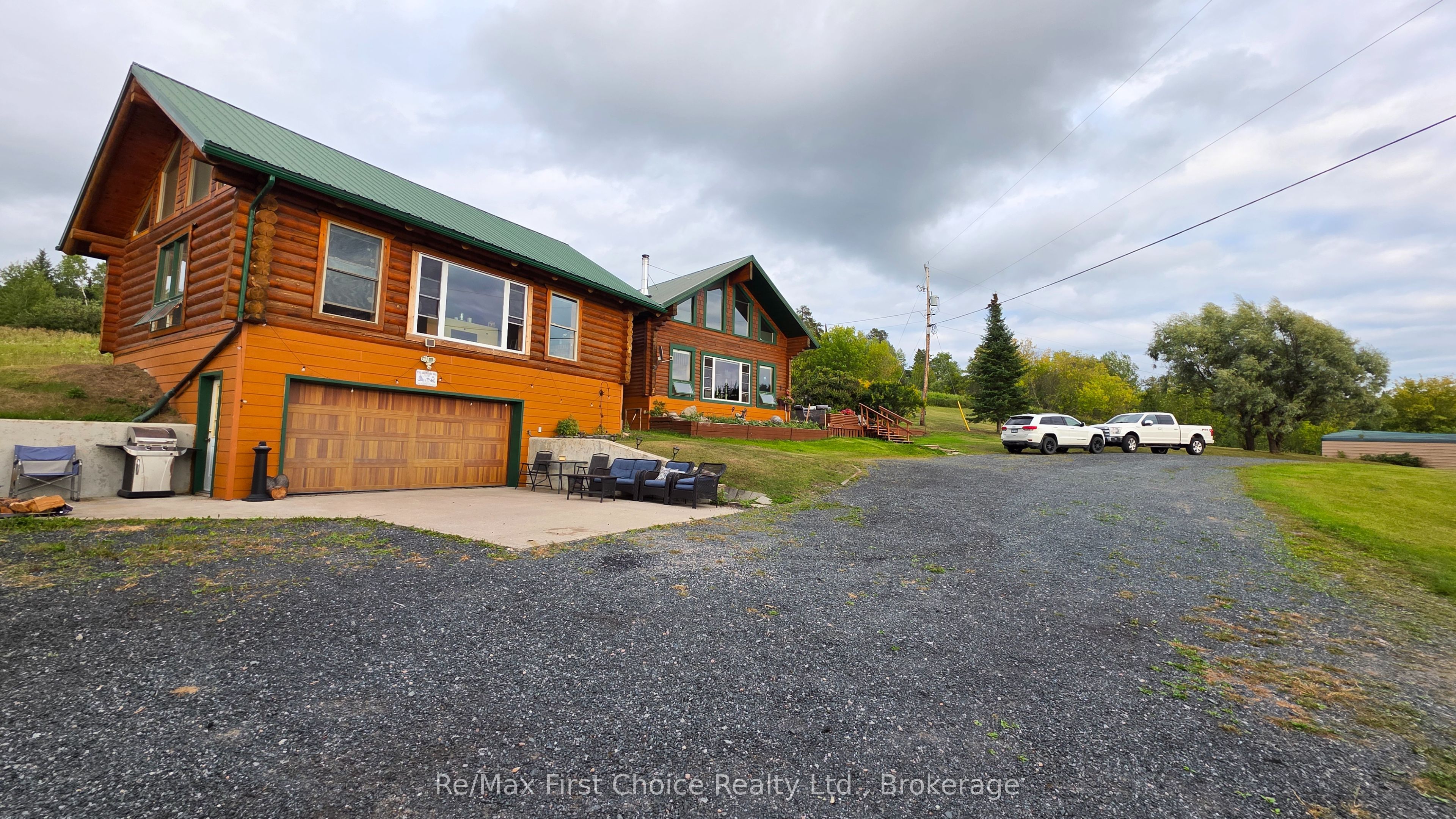 812 Essex Road E, Kenora, ON P9N 4P2 photo 2