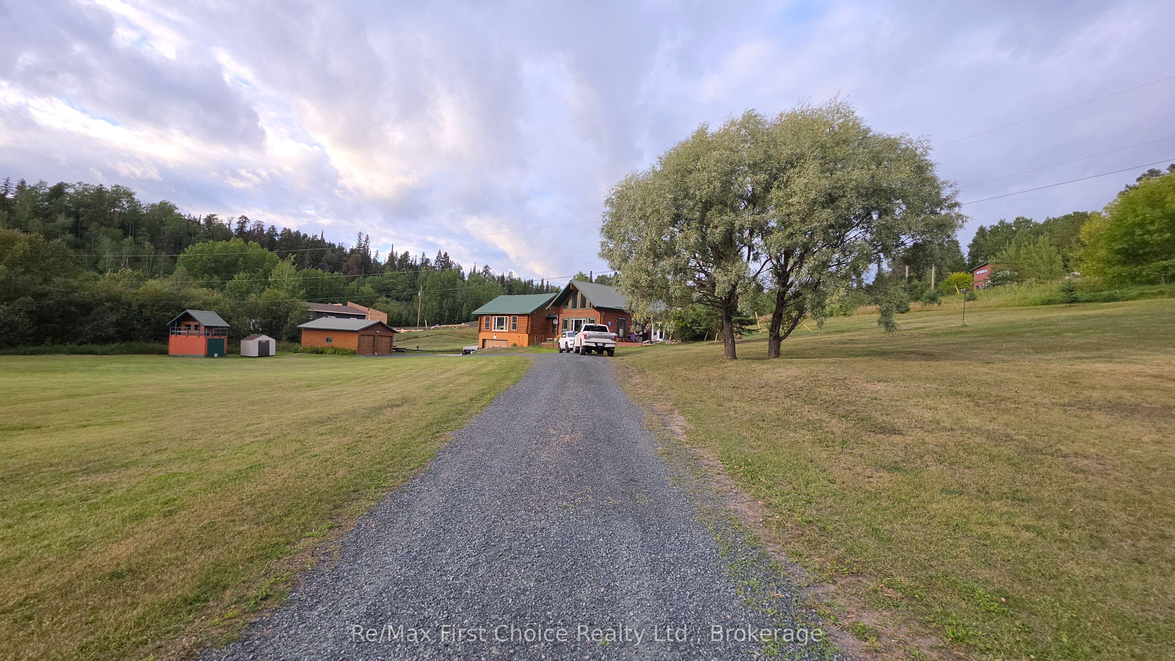 812 Essex Road E, Kenora, ON P9N 4P2 photo 3