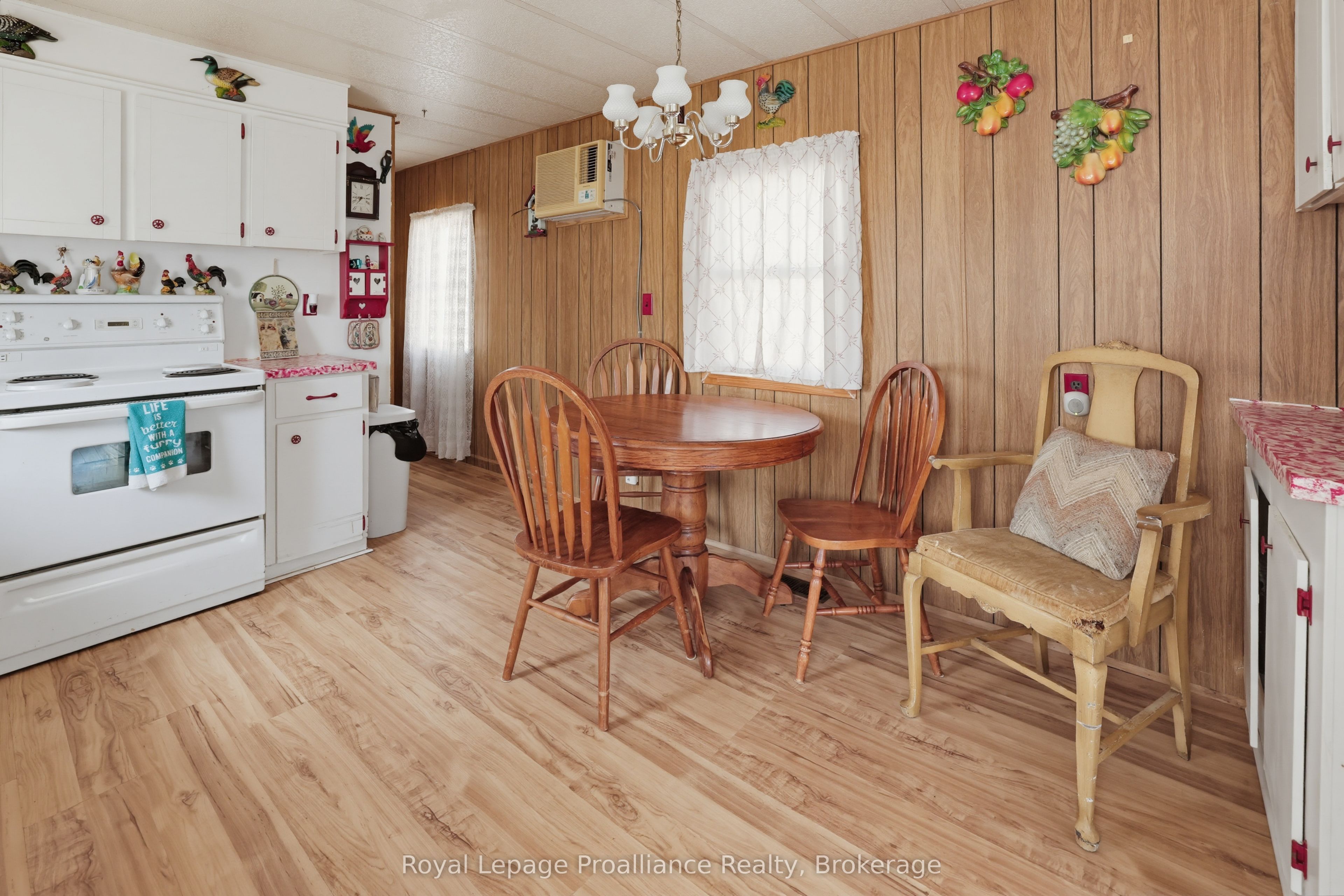 5 Kenneth Boulevard, Quinte West, ON K8N 4Z3 photo 4