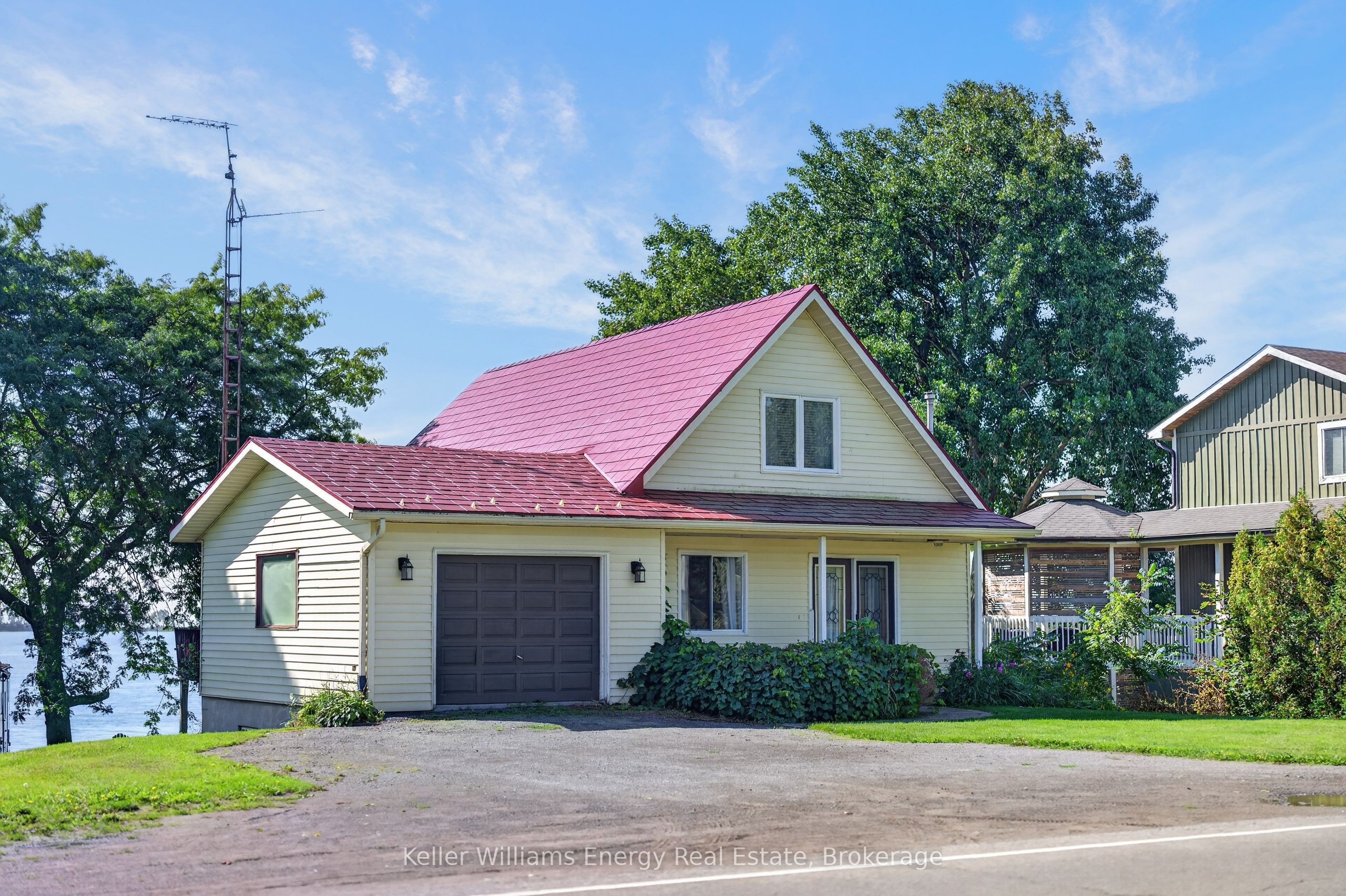 16169 LOYALIST Parkway, Prince Edward County, ON K0K 1G0 photo 2
