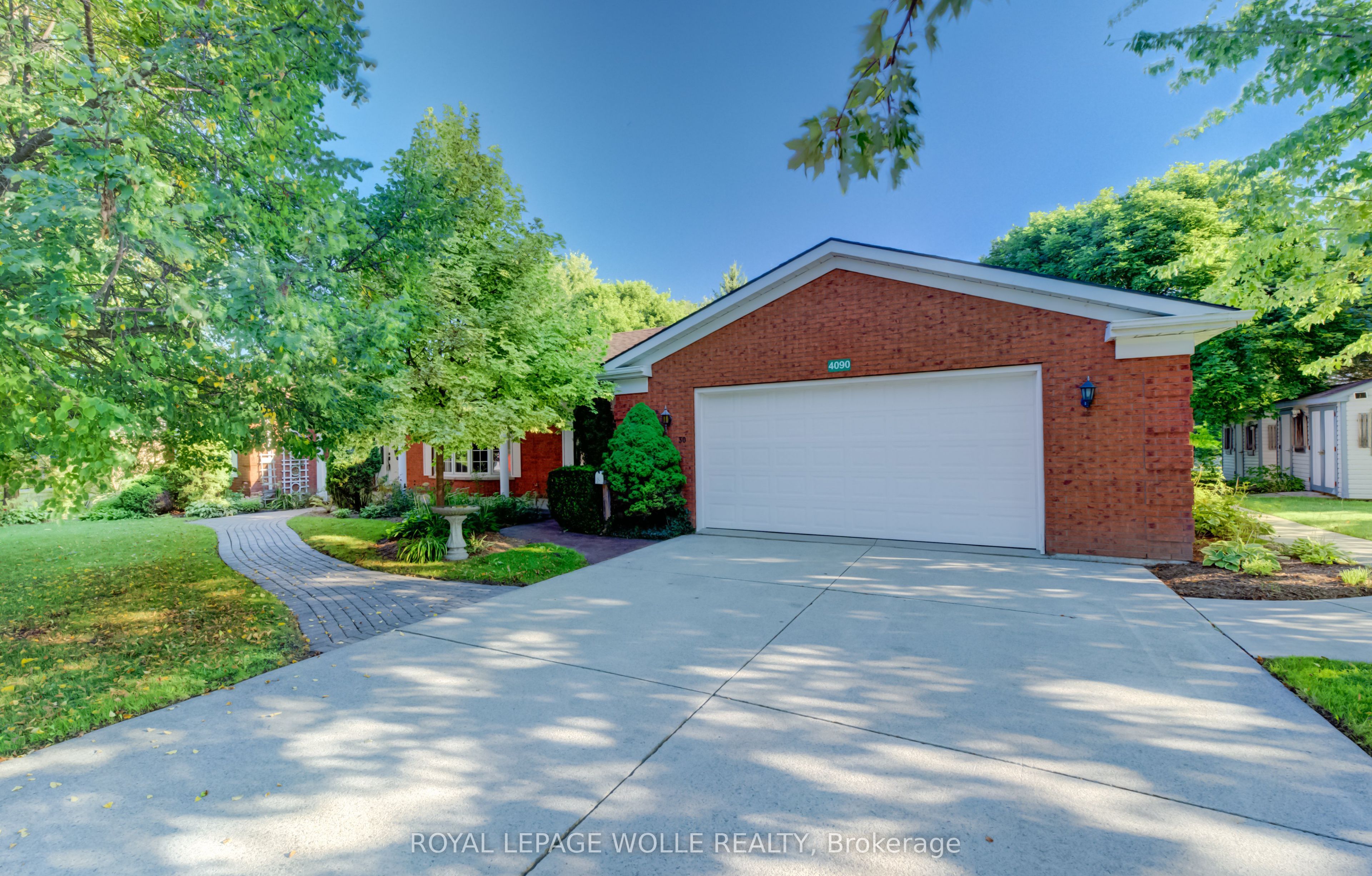 4090 Hillcrest Street, Perth East, ON N0K 1L0 photo 2