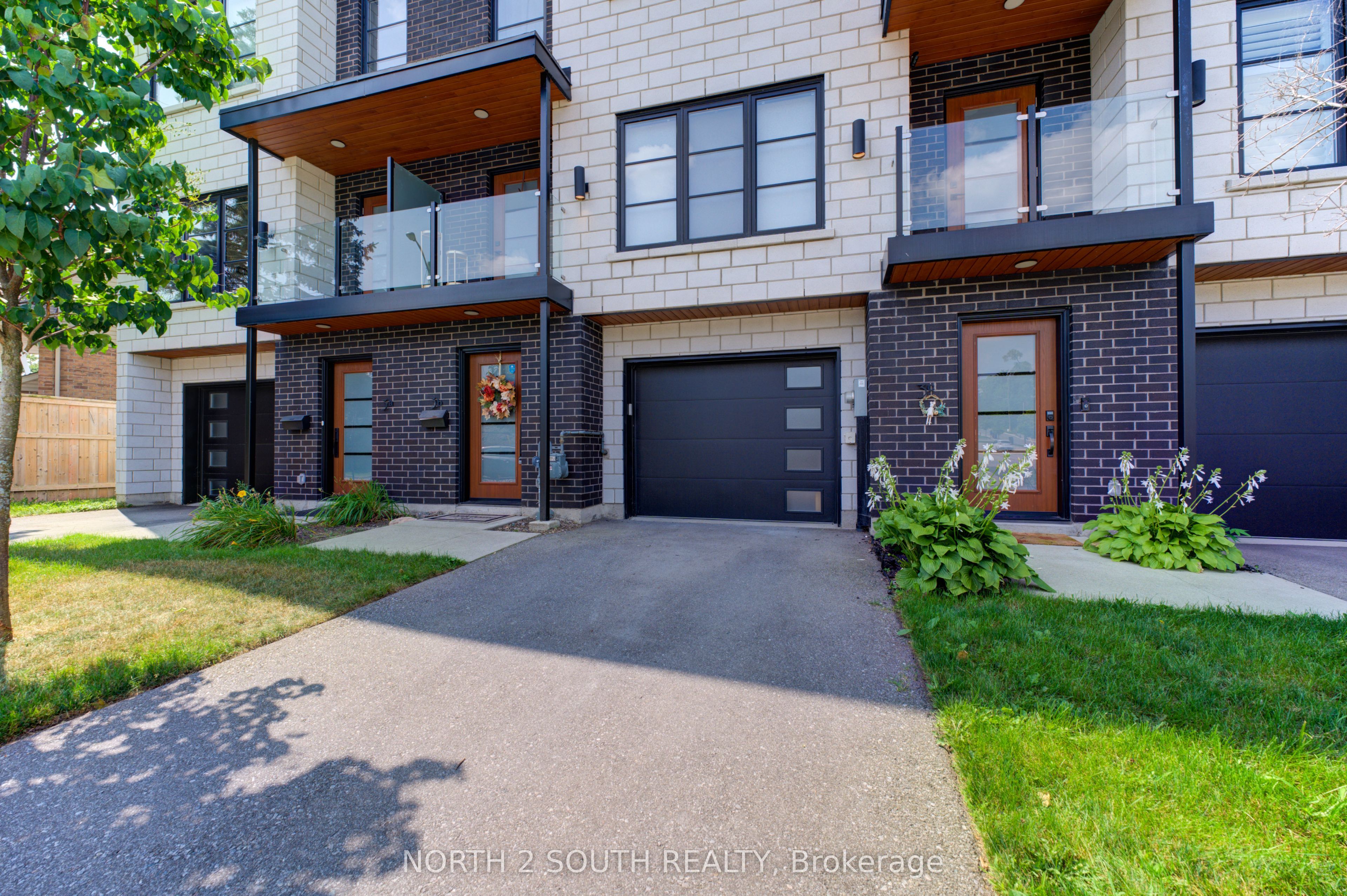 3 Spring Lane B, Brantford, ON N3T 4M2 photo 2