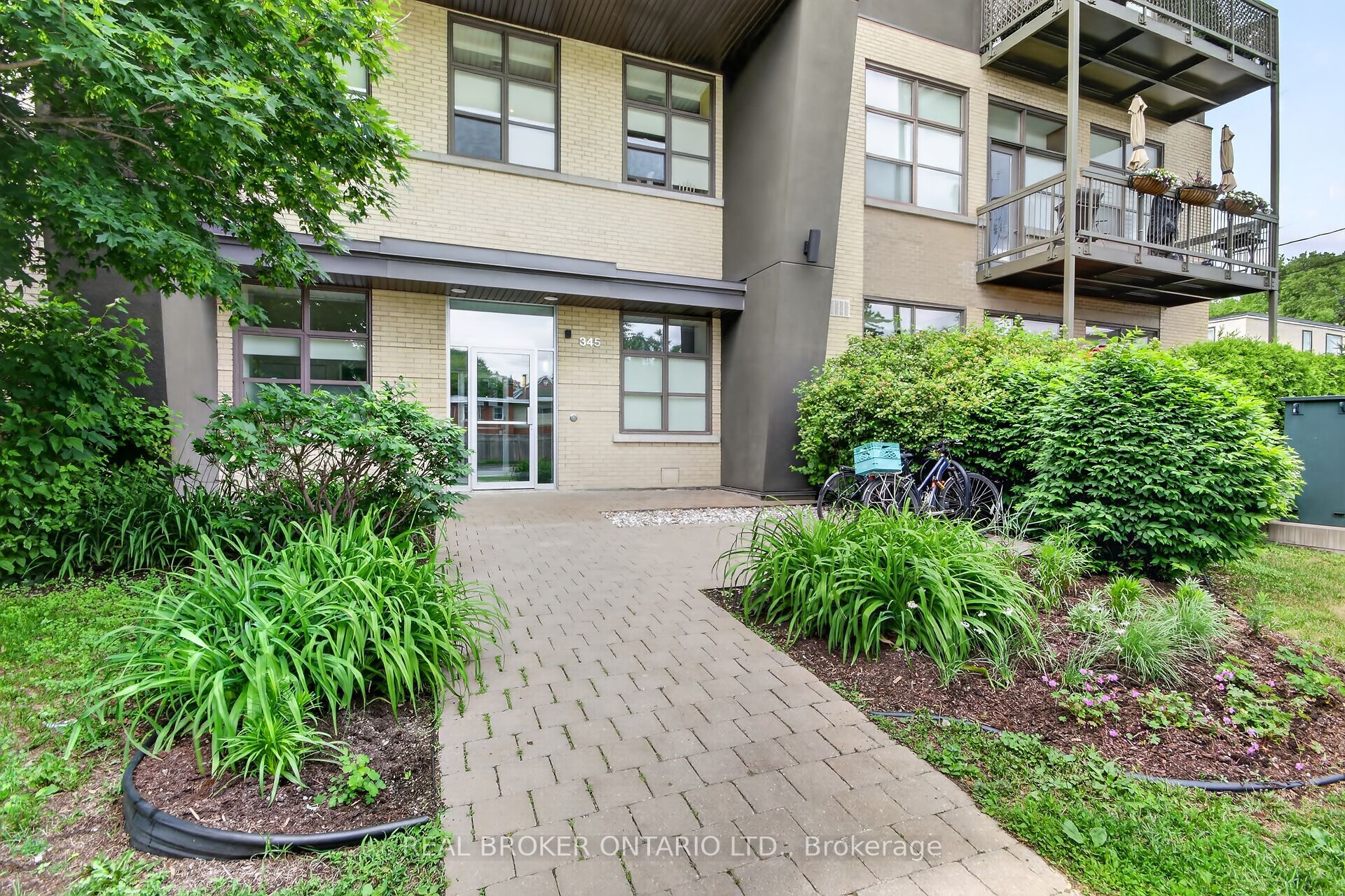 345 St Denis Street 207, Vanier and Kingsview Park, ON K1L 5J1 photo 2