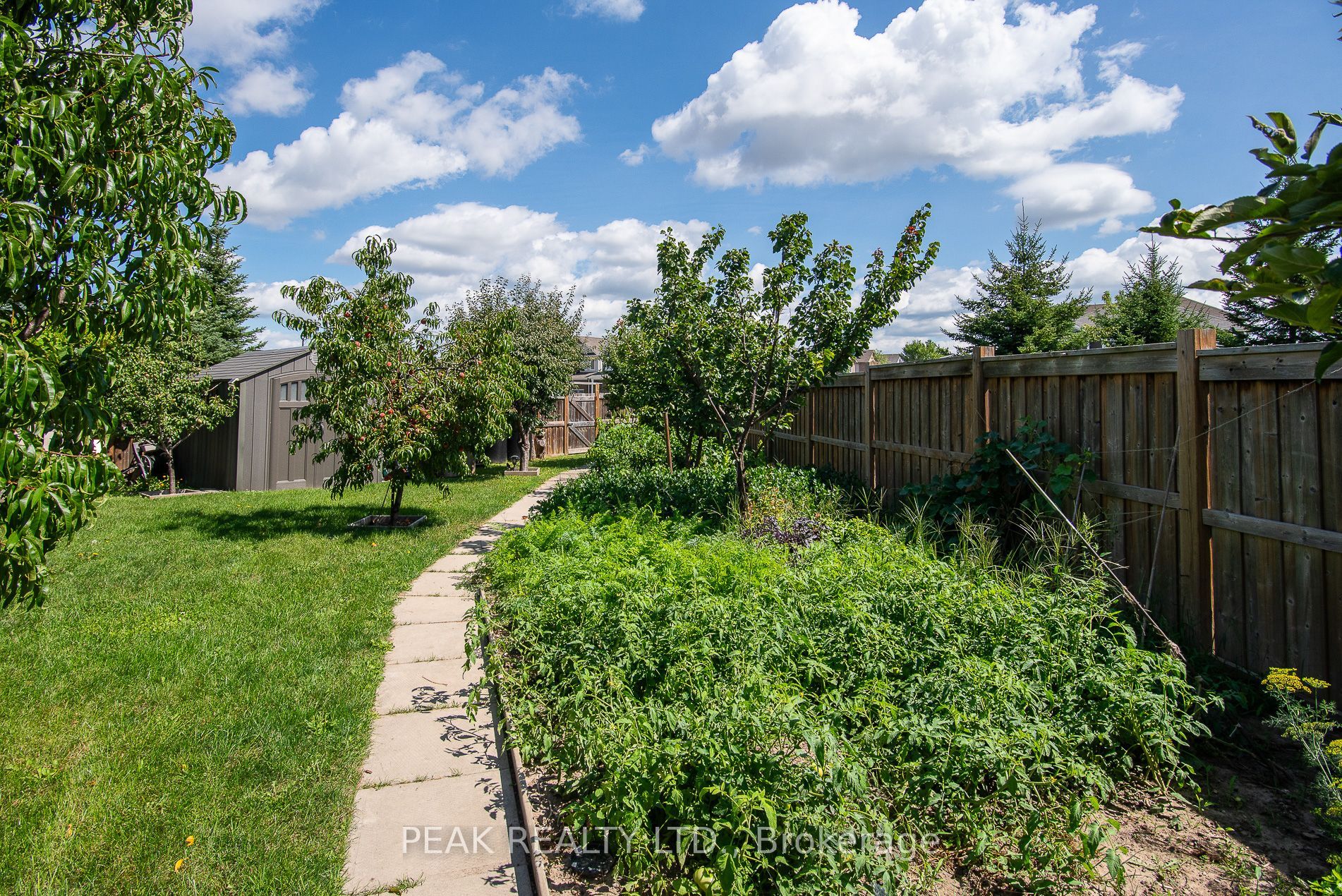 330 Grovehill Crescent, Kitchener, ON N2R 0K2 photo 3