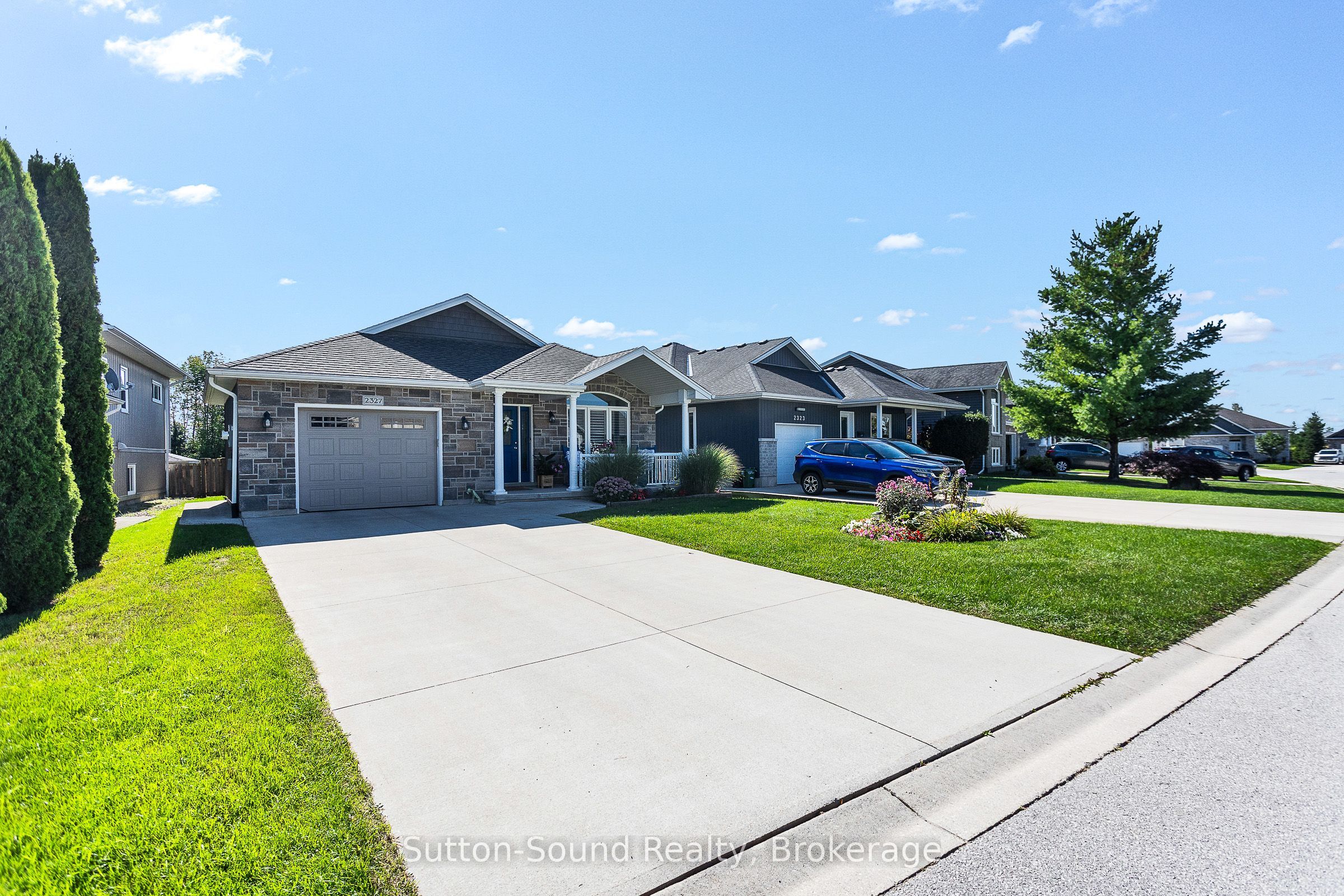 2327 10th Avenue E, Owen Sound, ON N4K 0B2 photo 2