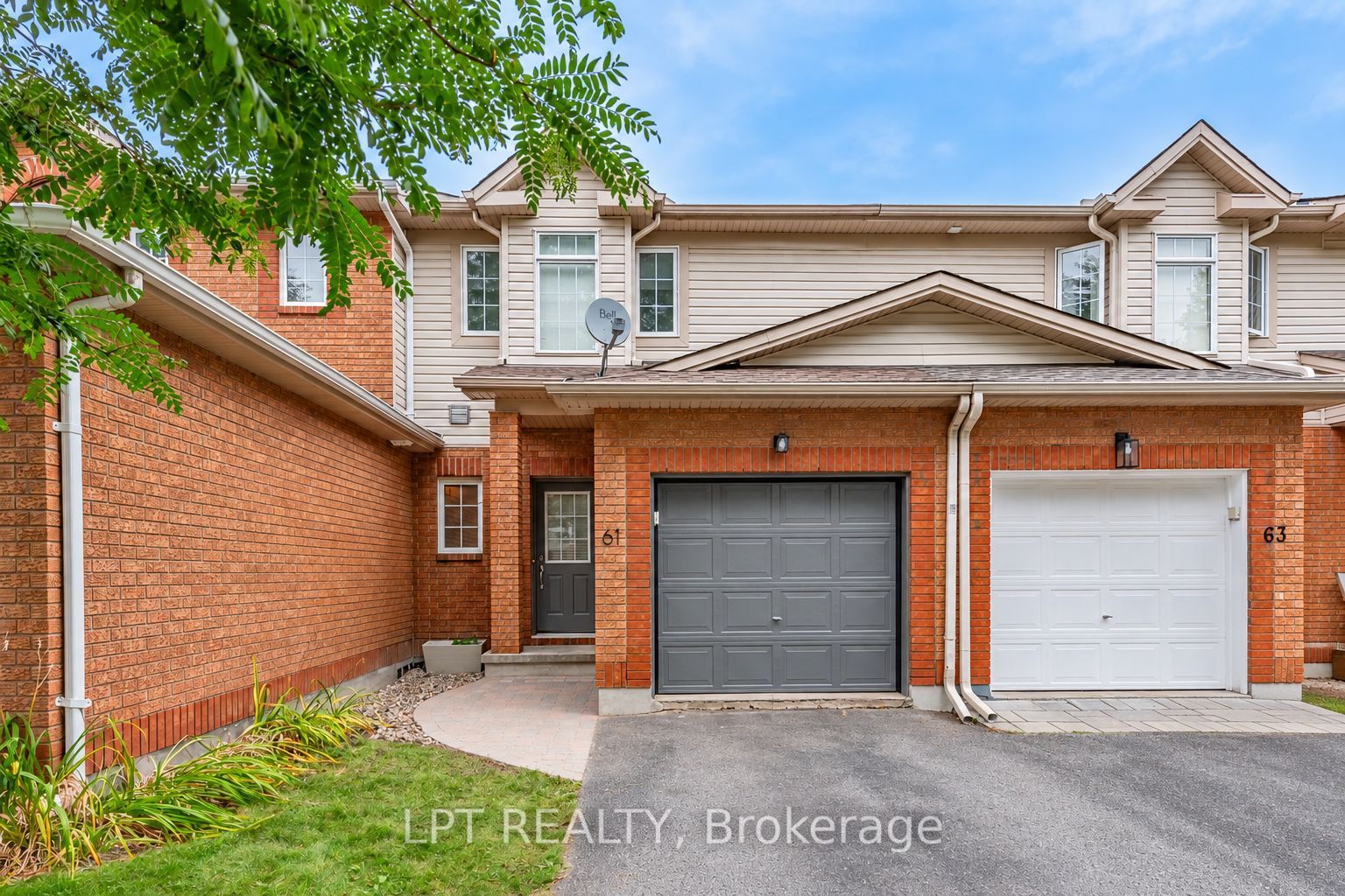 61 Tobermory Crescent, Kanata, ON K2K 3M4 photo 2