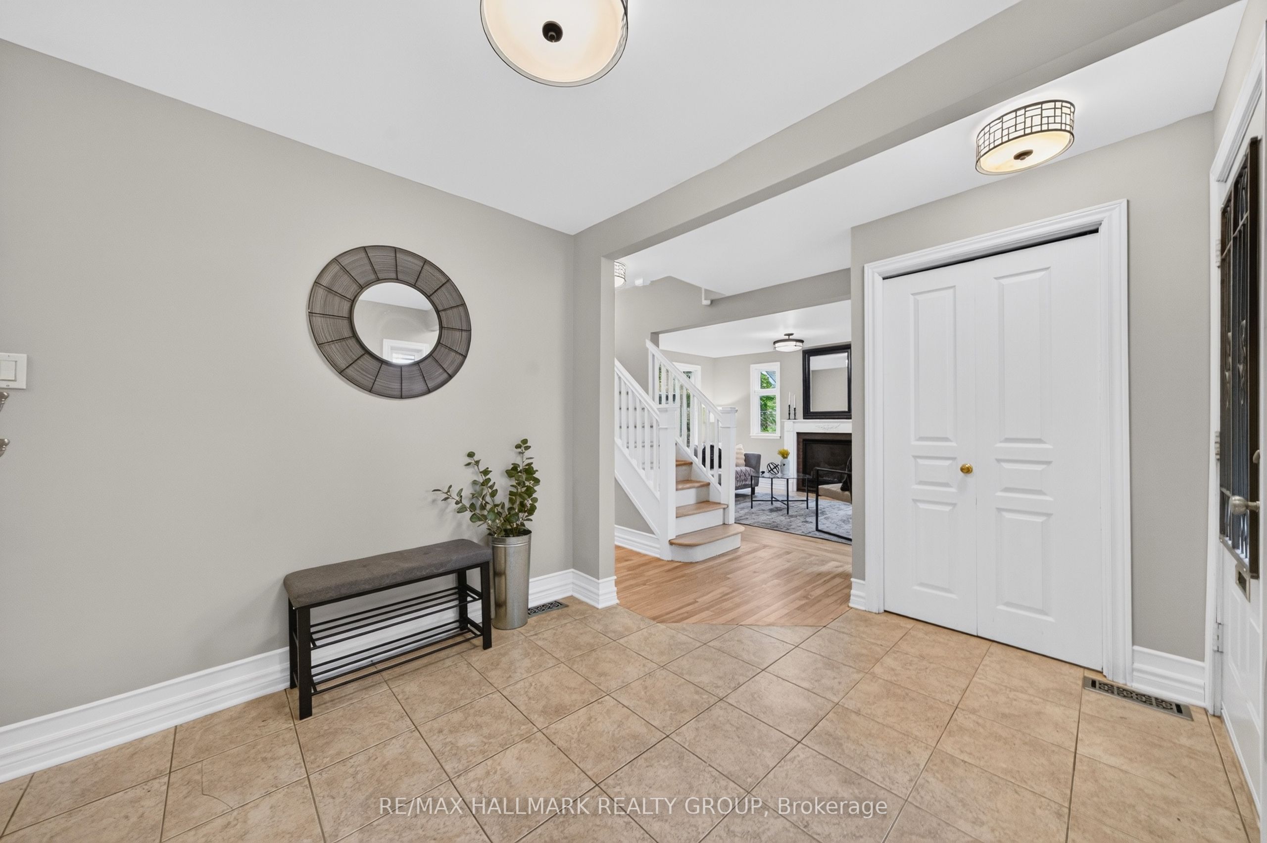 1608 Prince Of Wales Drive, Mooneys Bay - Carleton Heights and Area, ON K2C 1P3 photo 3