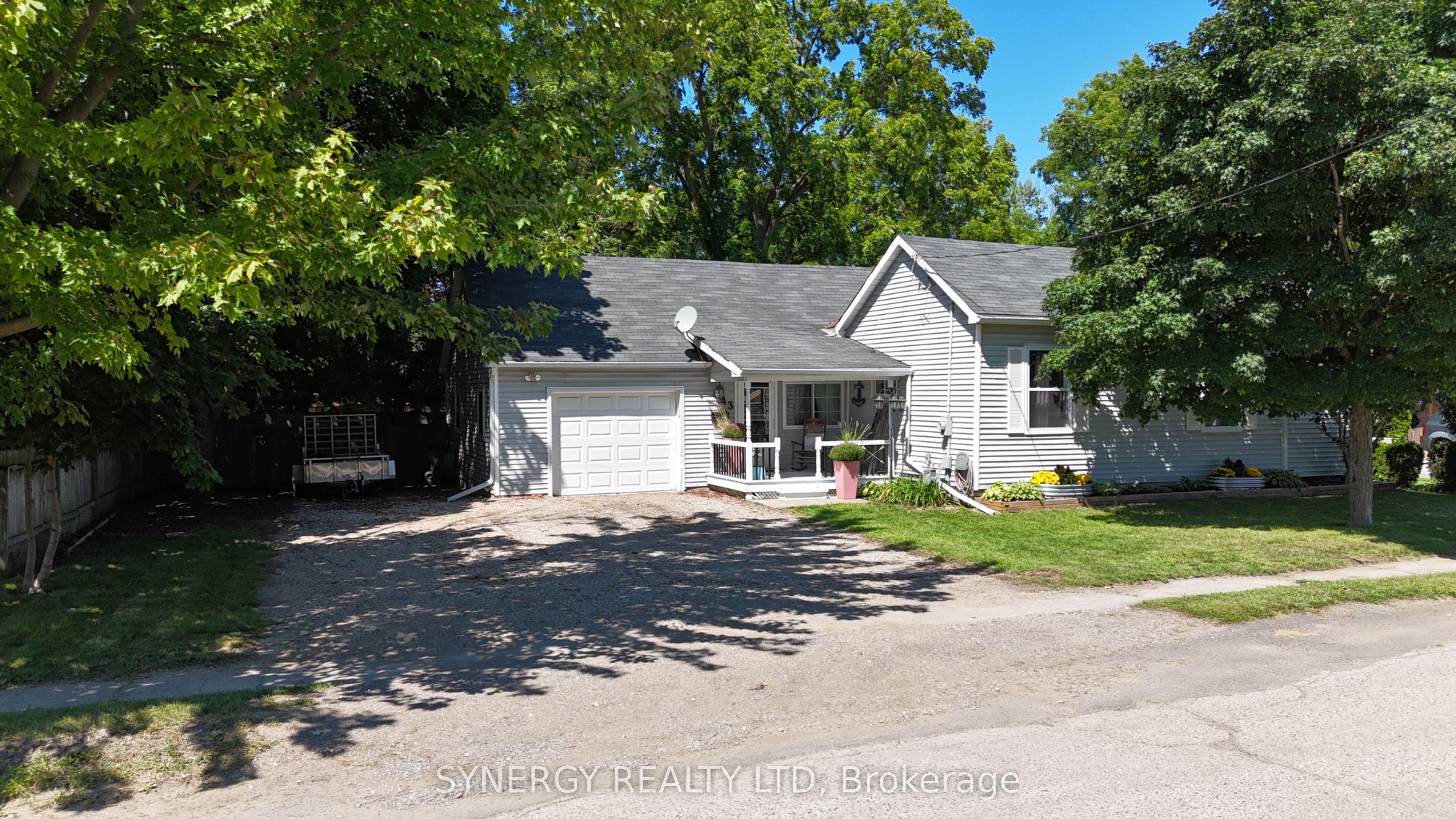43 Canaan Street, Strathroy-Caradoc, ON N7G 1L7 photo 3