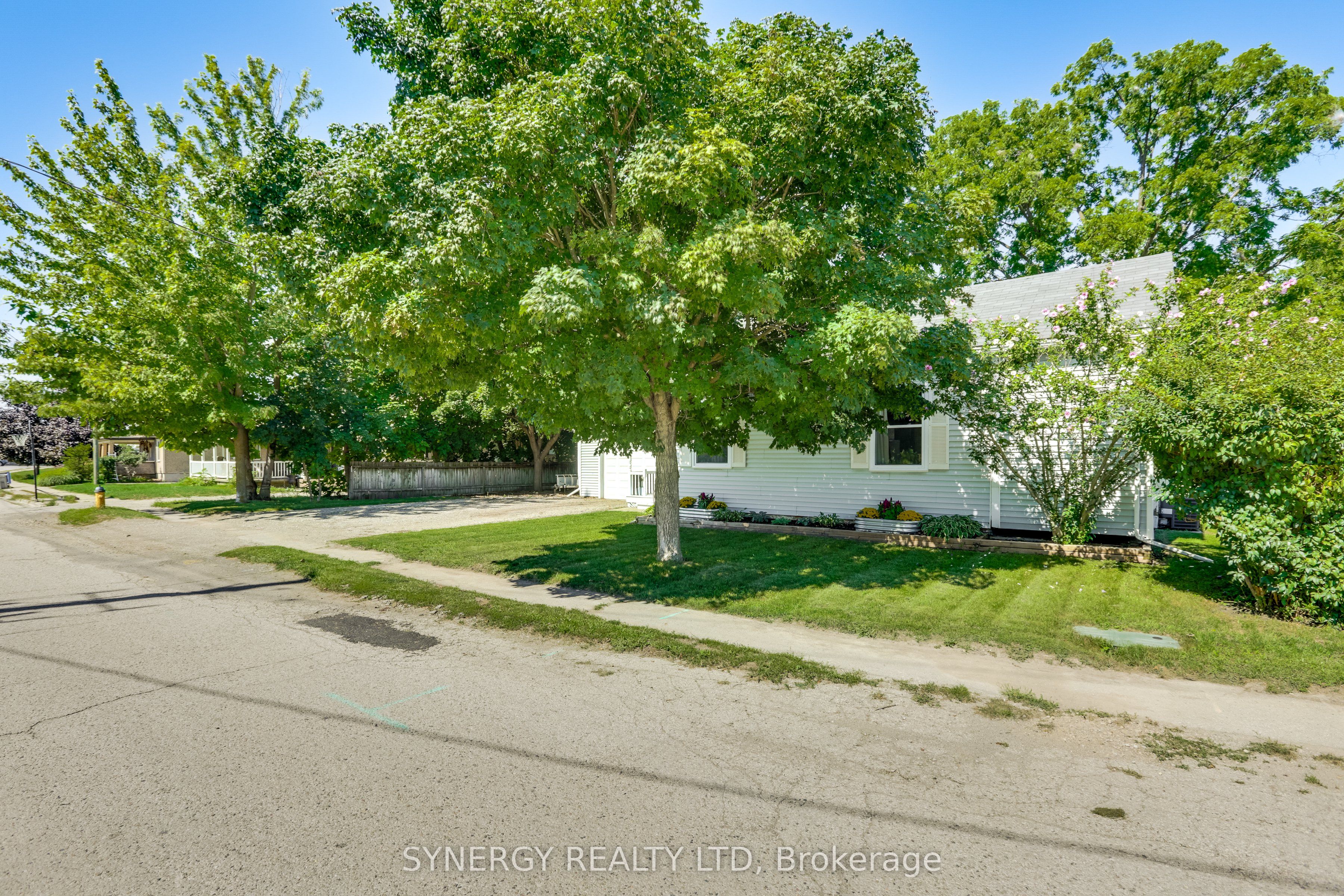 43 Canaan Street, Strathroy-Caradoc, ON N7G 1L7 photo 4