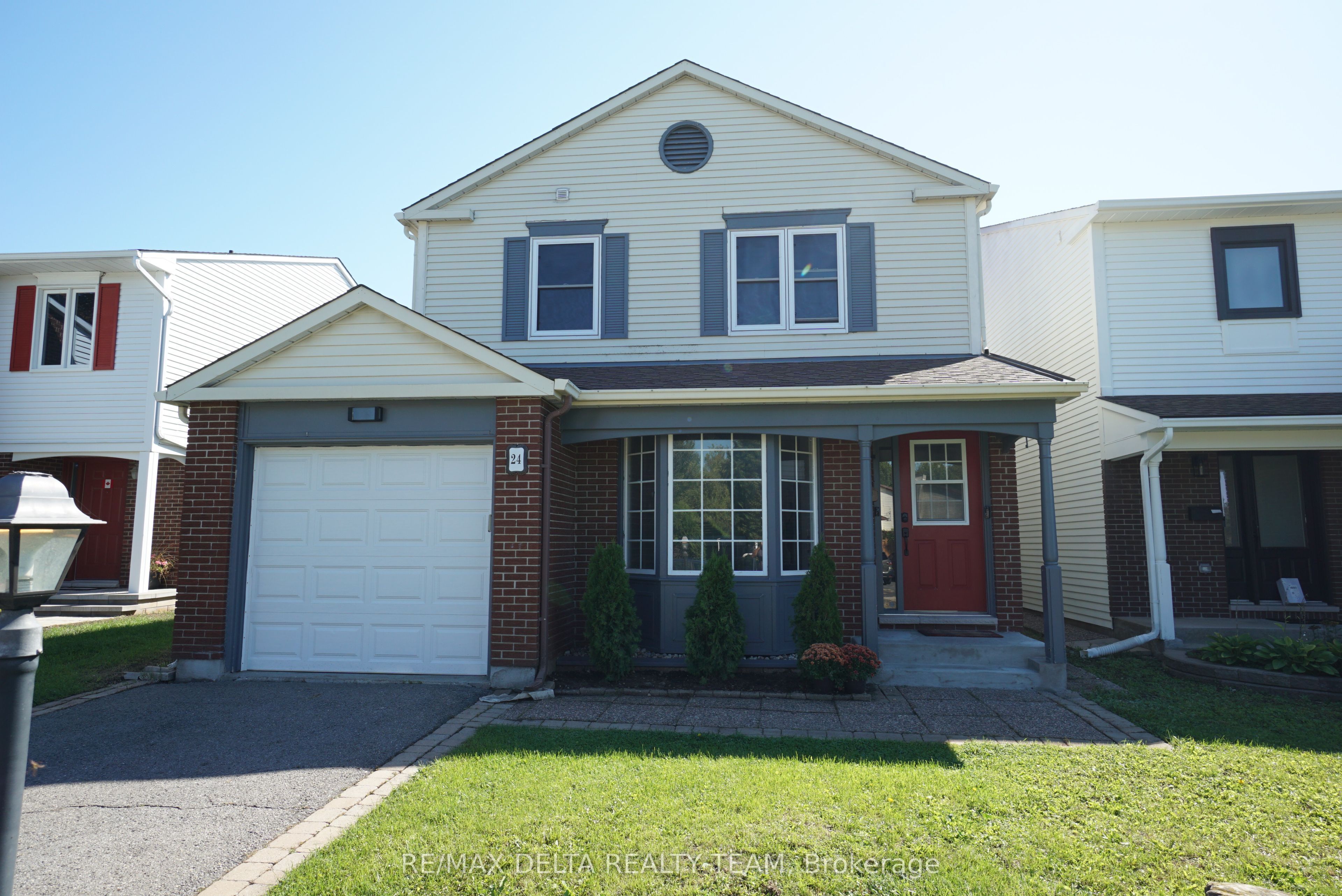 24 Raftus Square, Barrhaven, ON K2J 1J3 photo 2