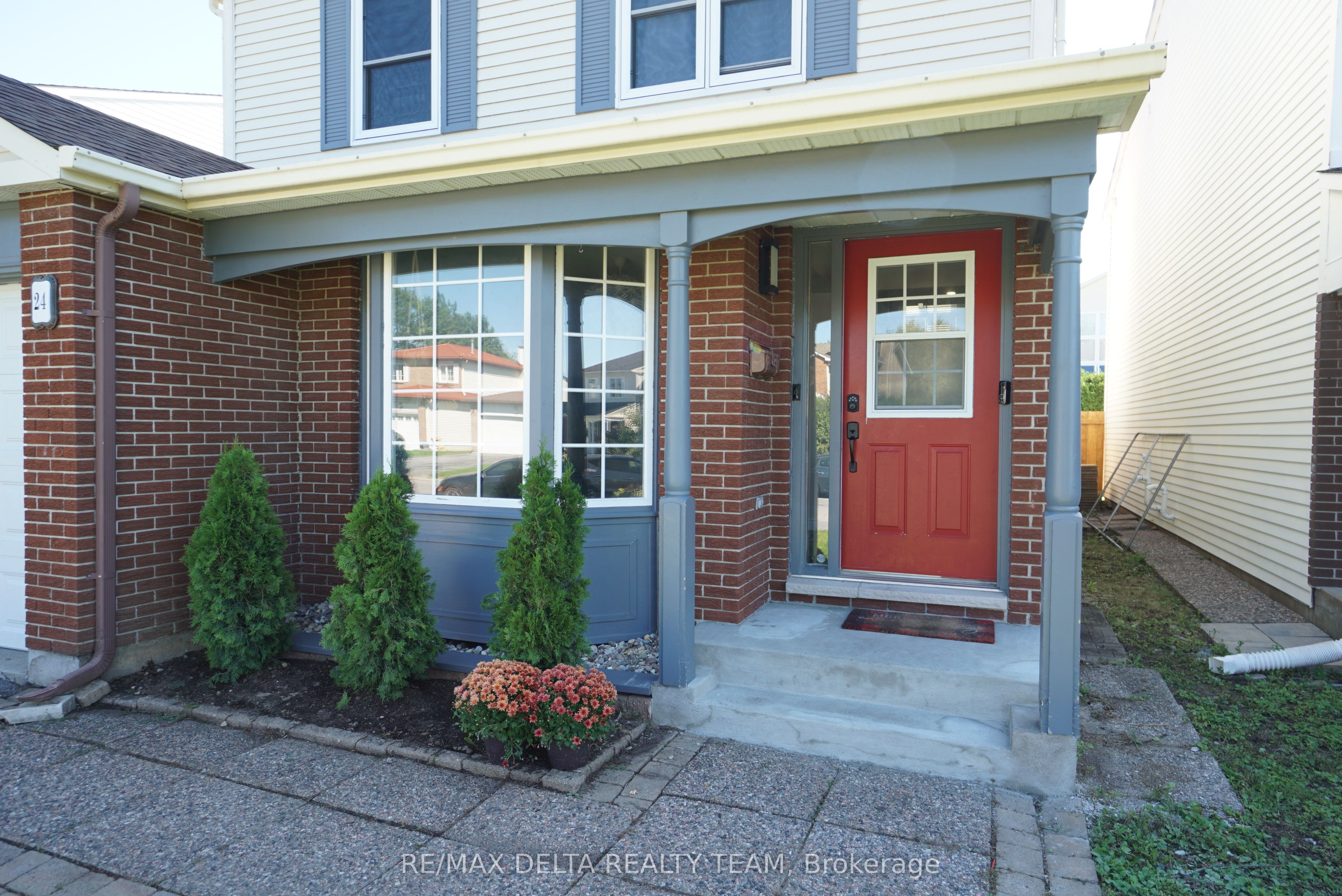 24 Raftus Square, Barrhaven, ON K2J 1J3 photo 4