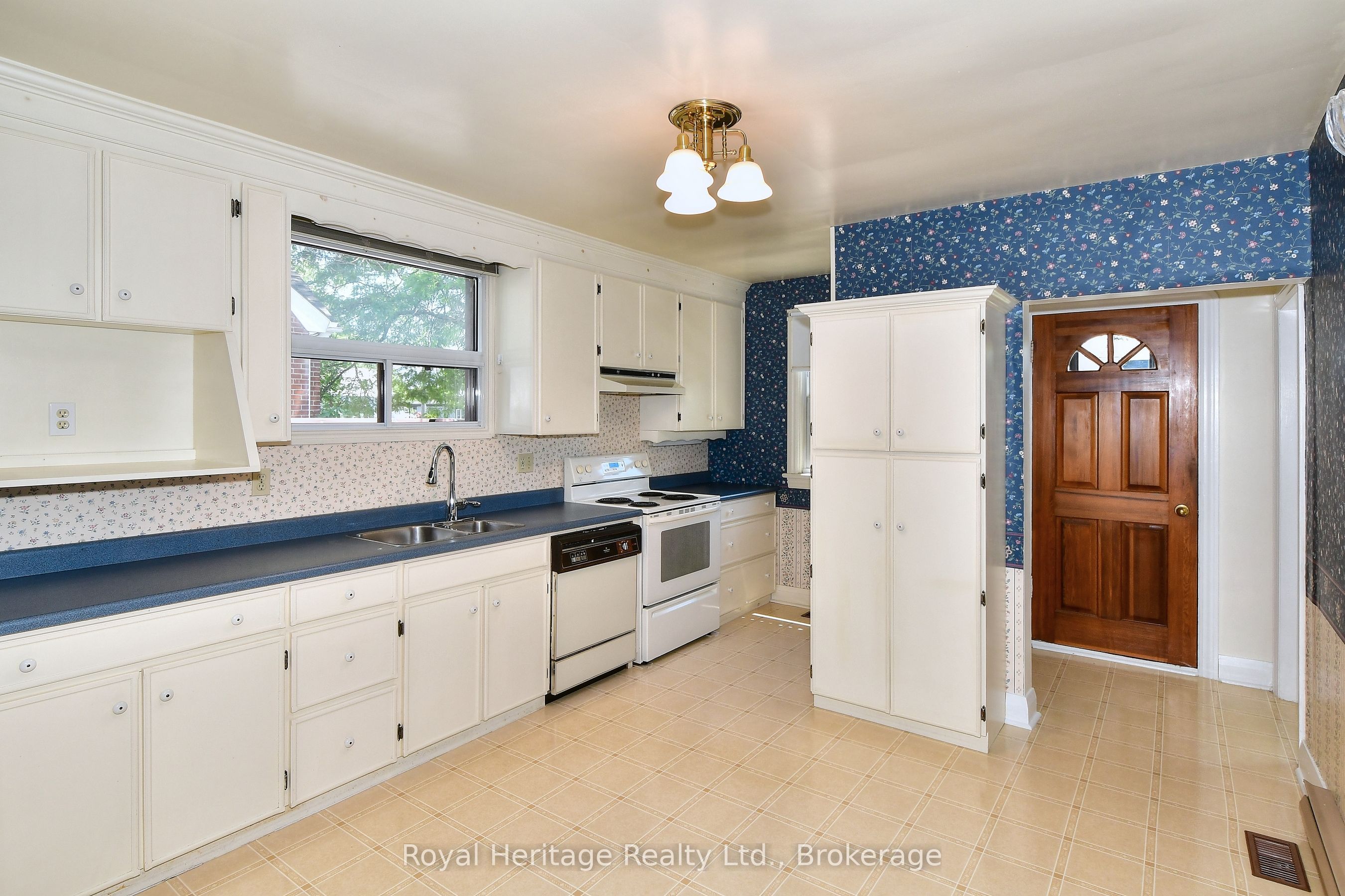 476 King George Street, Peterborough, ON K9J 1S1 photo 4