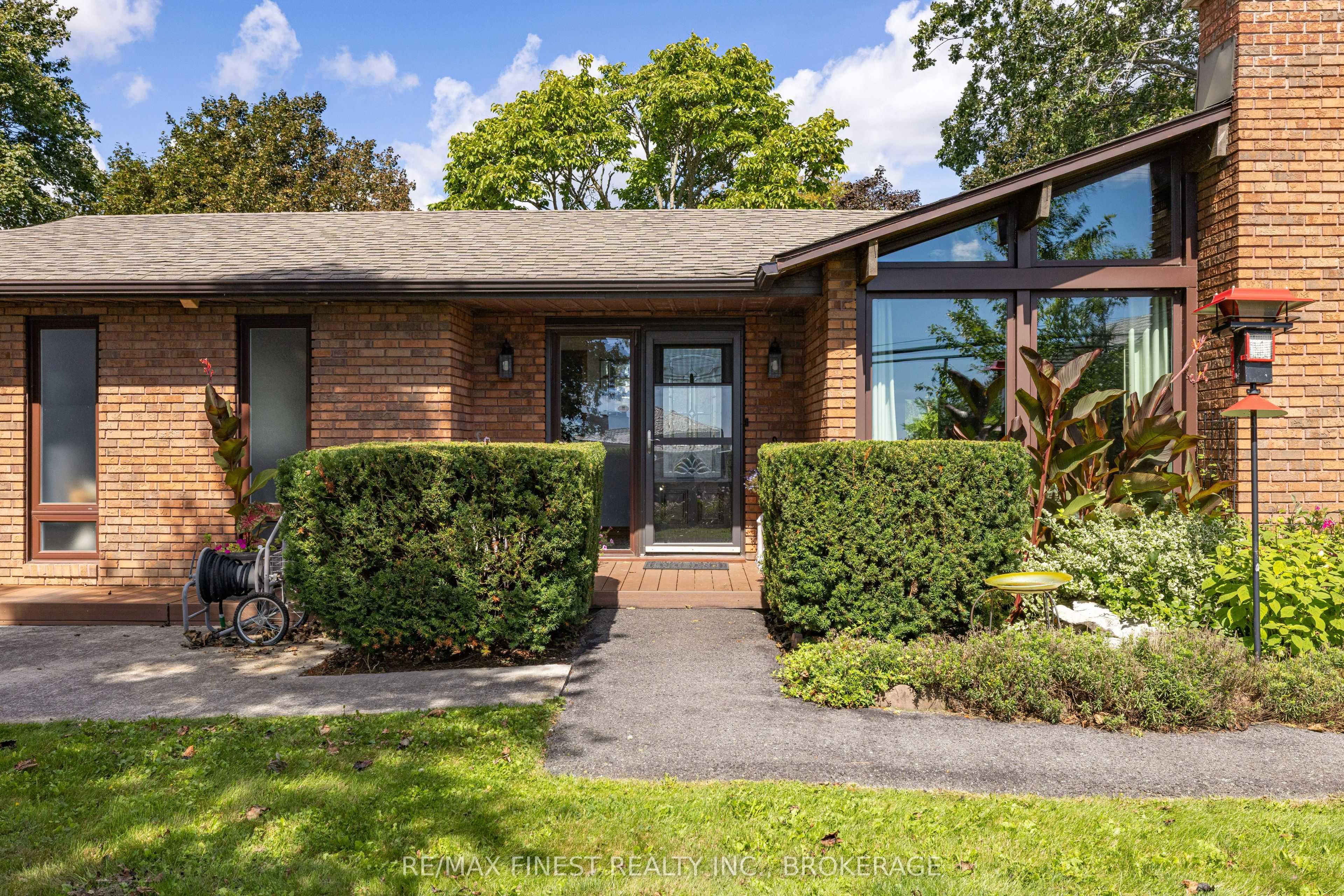 4443 Bath Road, Loyalist, ON K7N 1A1 photo 4