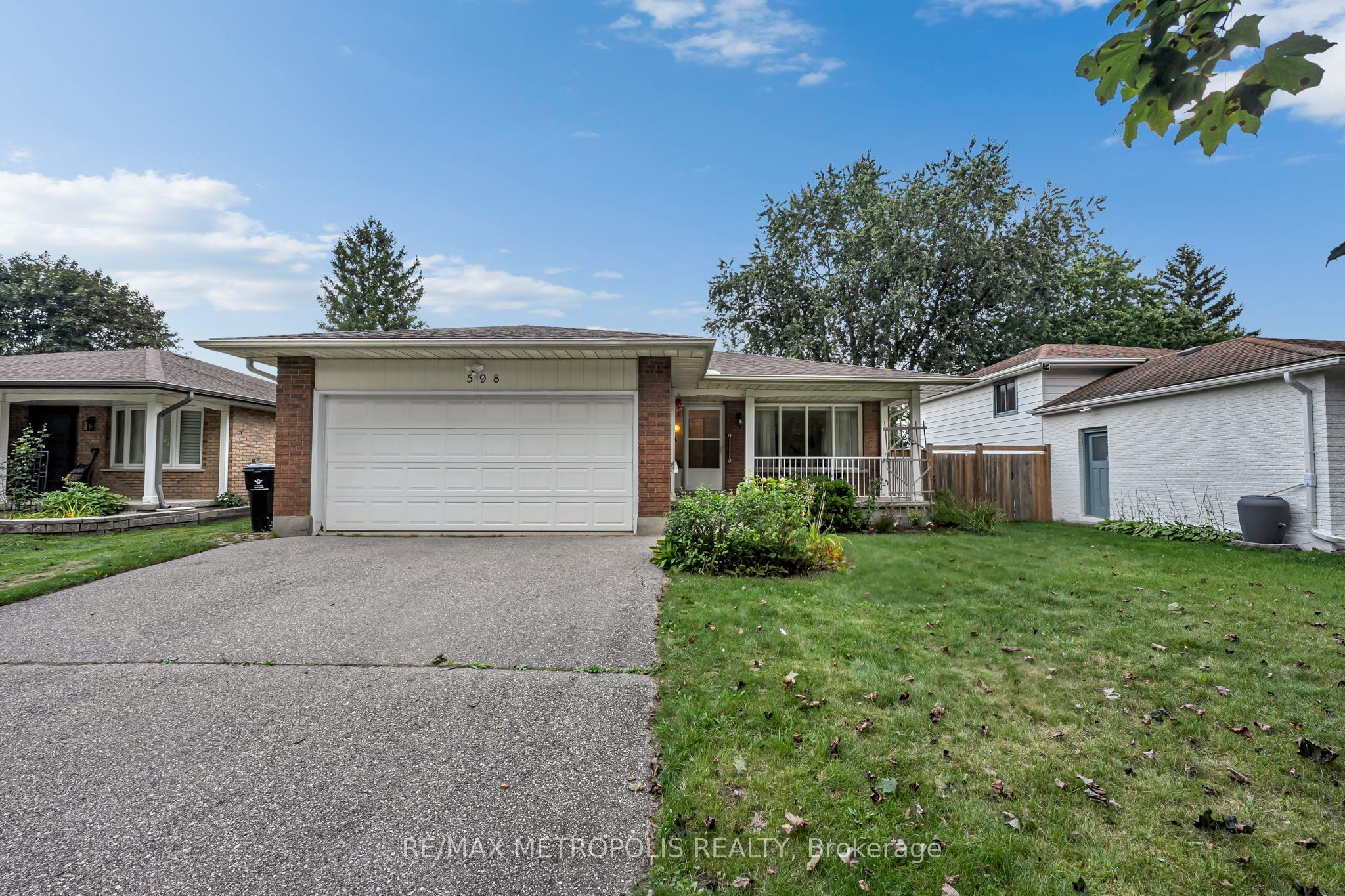 598 Black Oak Crescent, Waterloo, ON N2V 1A5 photo 2