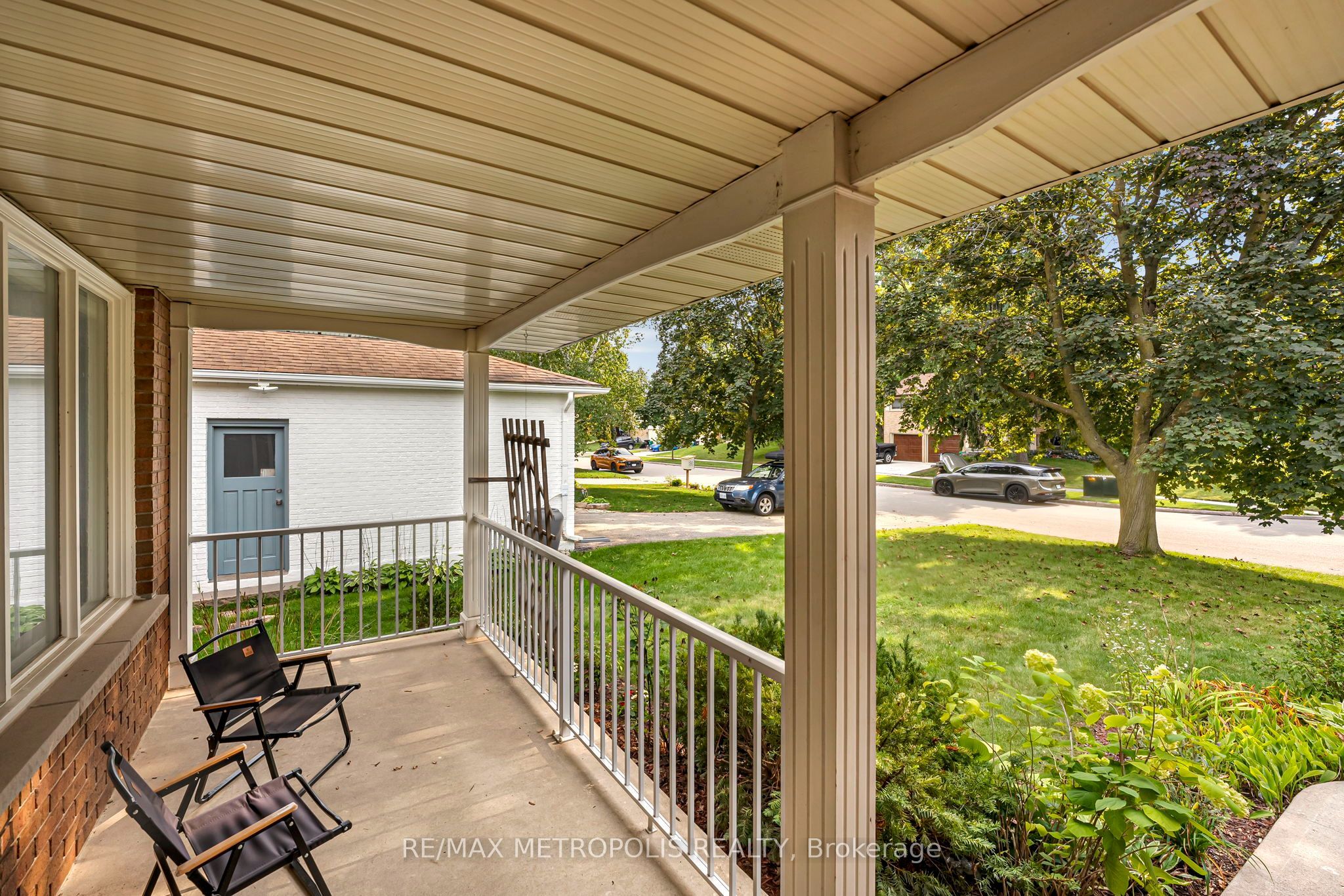598 Black Oak Crescent, Waterloo, ON N2V 1A5 photo 3