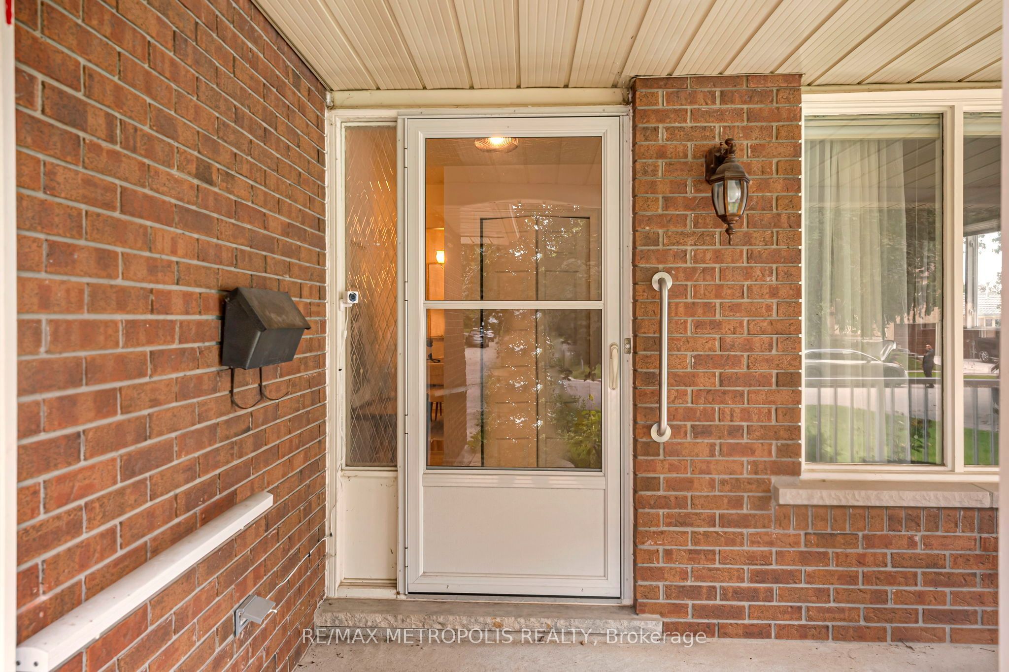 598 Black Oak Crescent, Waterloo, ON N2V 1A5 photo 4
