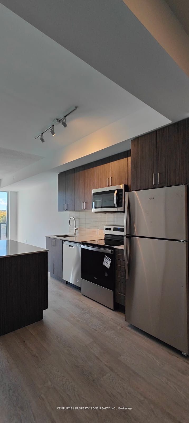 2782 Barton Street E 405, Hamilton, ON L8E 3P5