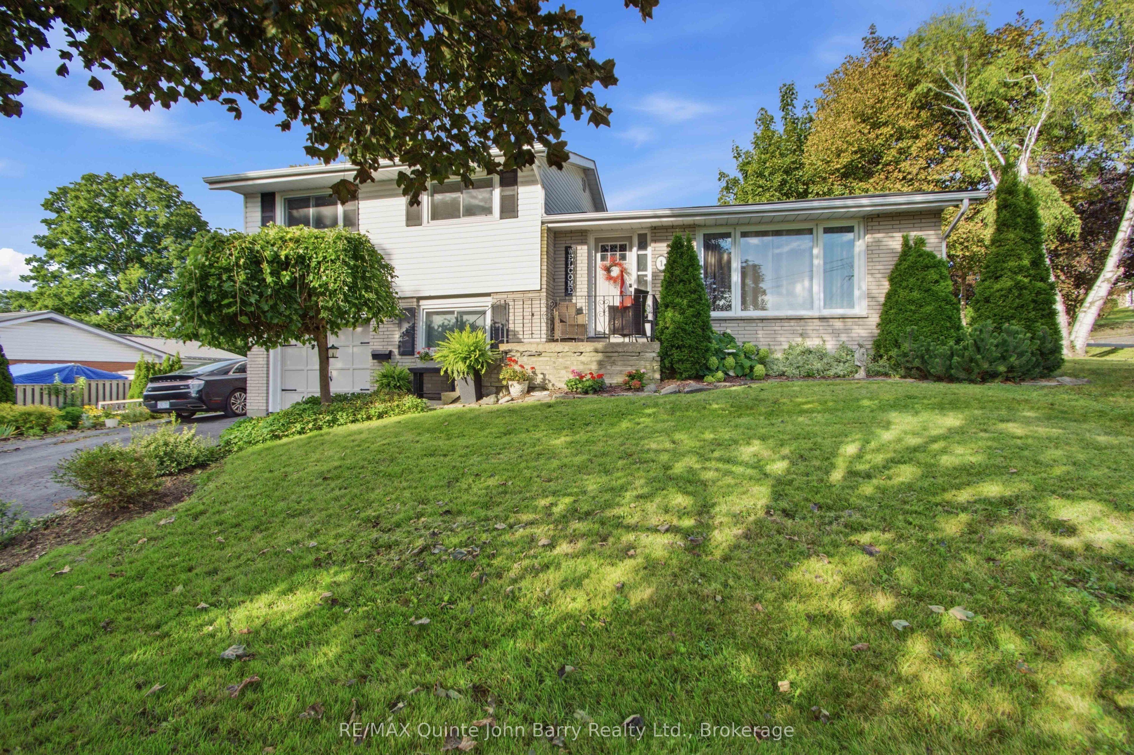 1 Parkside Drive, Quinte West, ON K8V 5L6