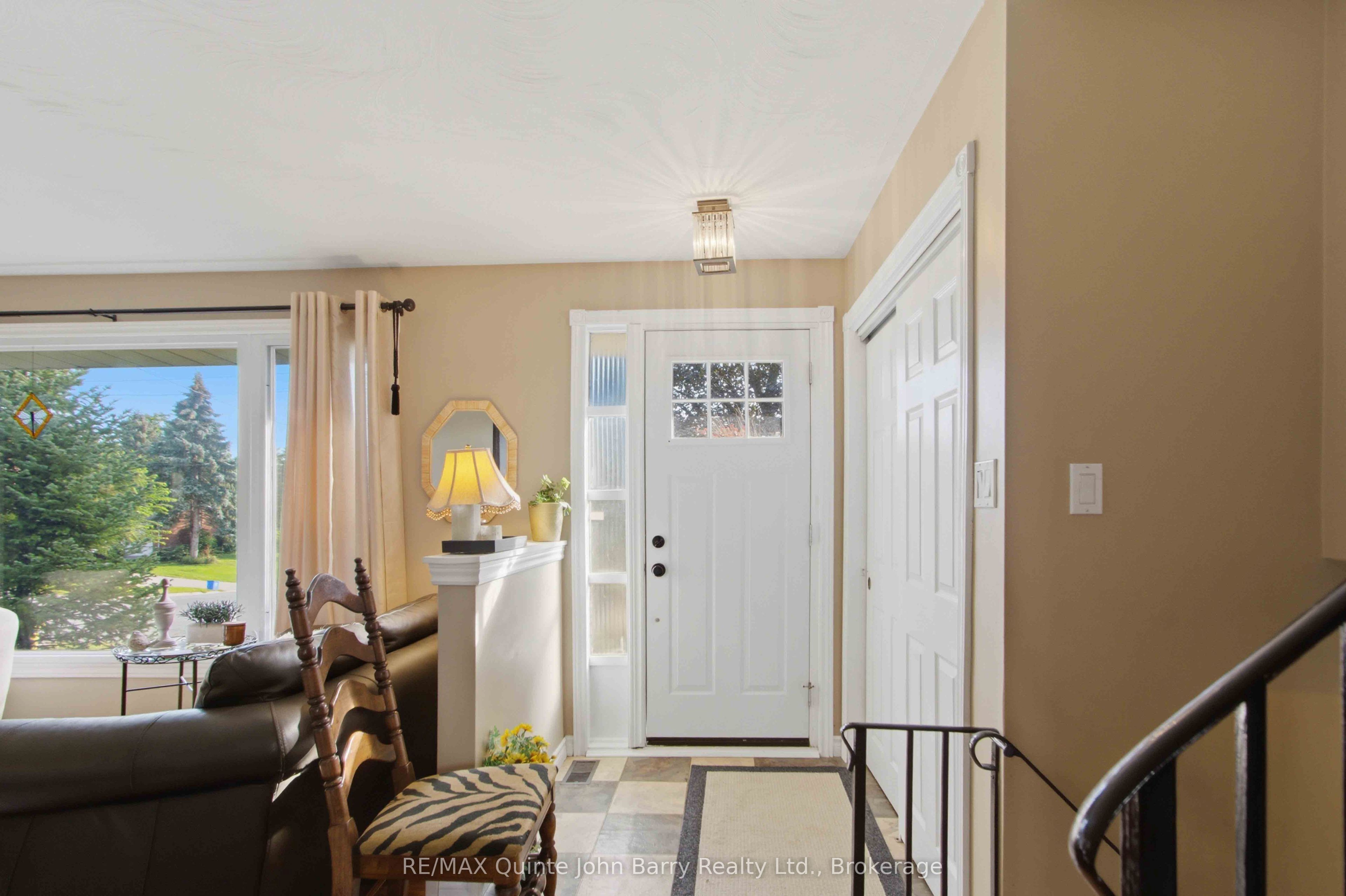 1 Parkside Drive, Quinte West, ON K8V 5L6 photo 4