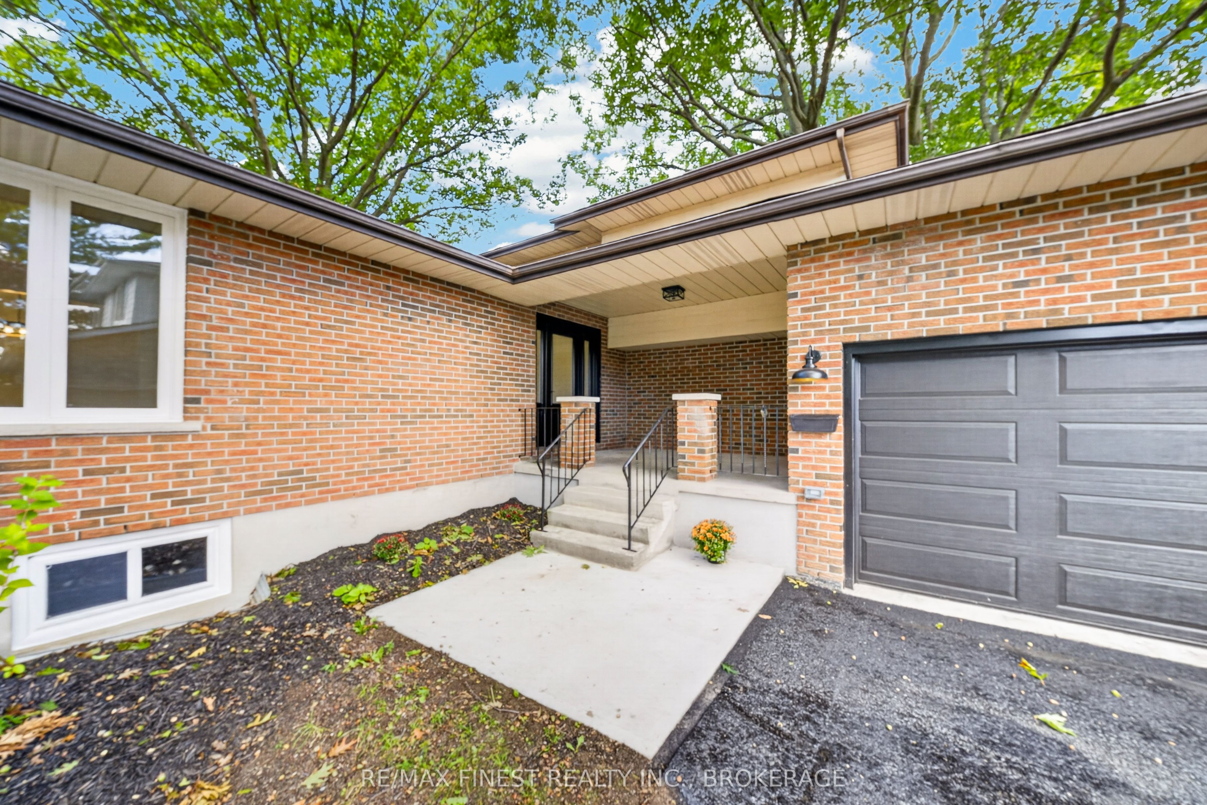 530 Roosevelt Drive, Kingston, ON K7M 4B1 photo 3