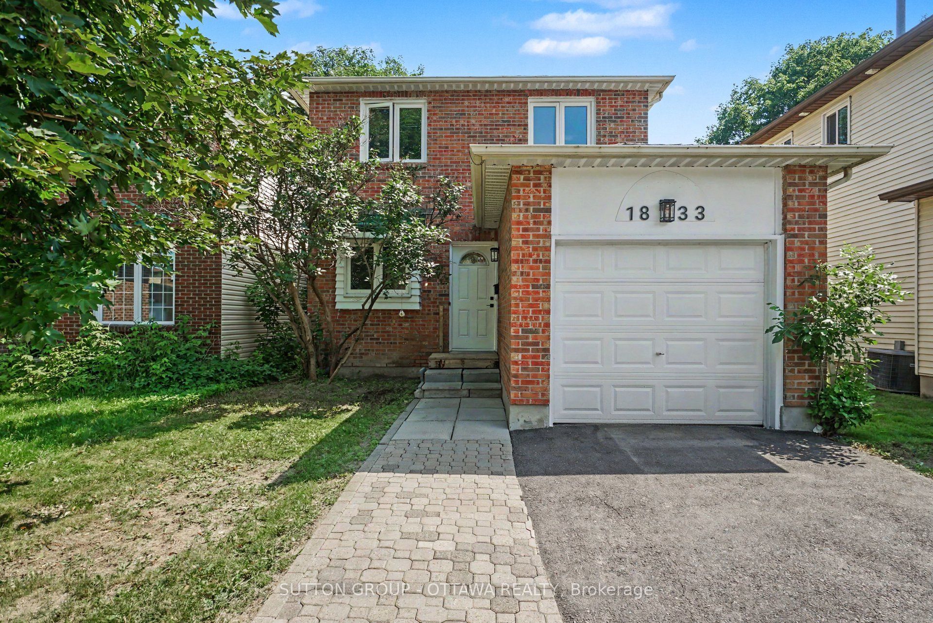 1833 BROUSSEAU Crescent, Orleans - Convent Glen and Area, ON K1C 2Y5
