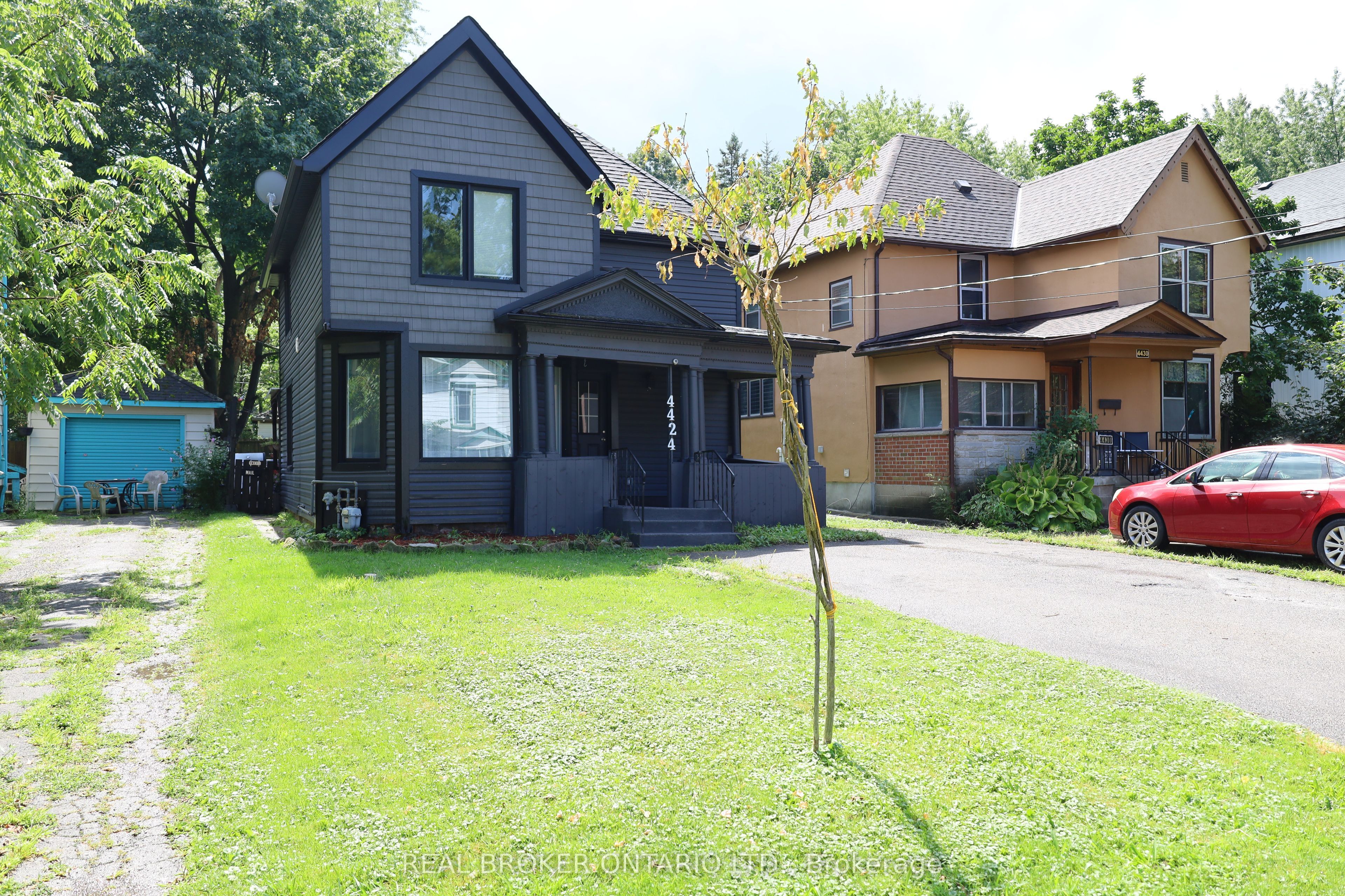 4424 Ellis Street, Niagara Falls, ON L2E 1H4 photo 2