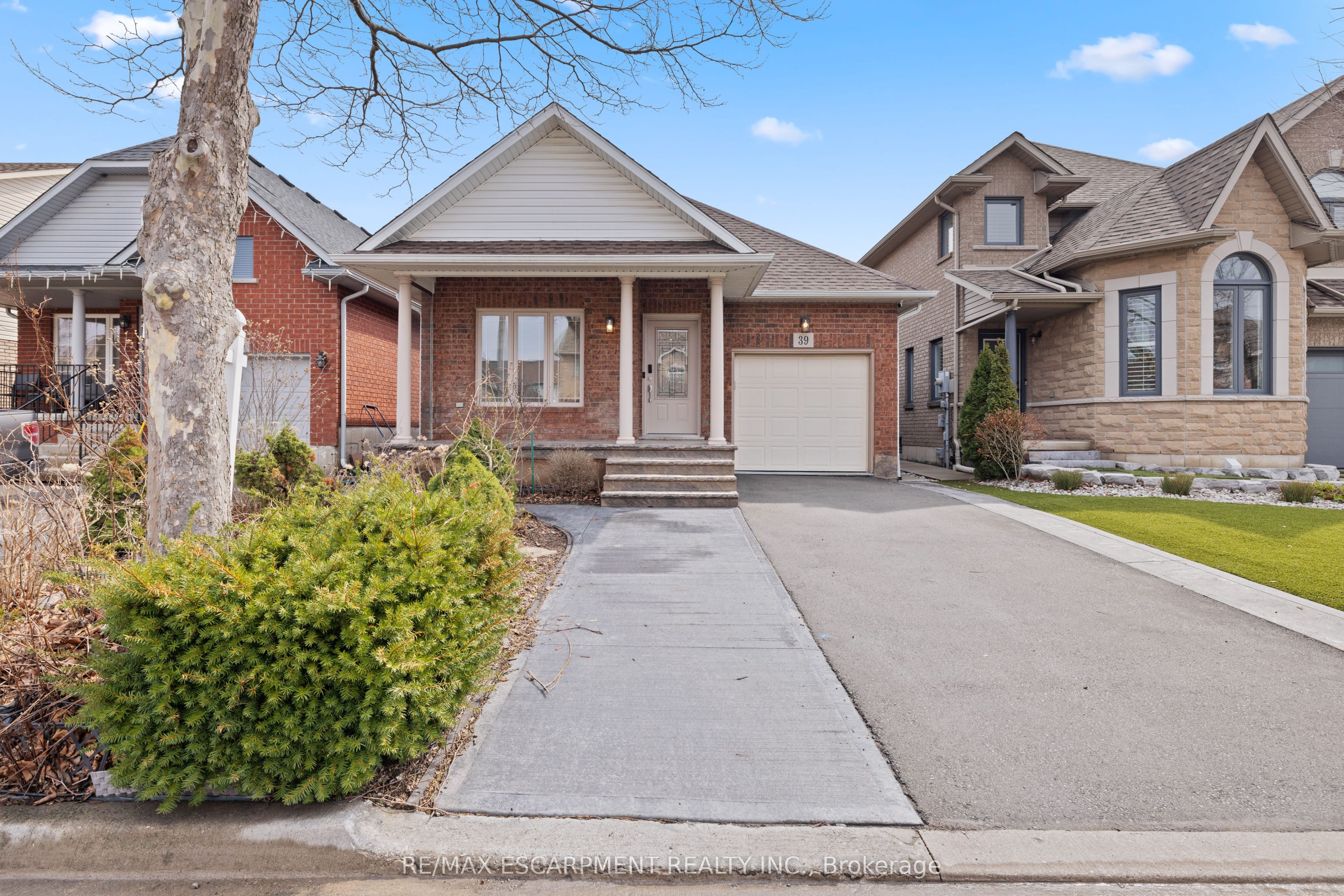 39 McKibbon Avenue, Hamilton, ON L0R 1P0 photo 2
