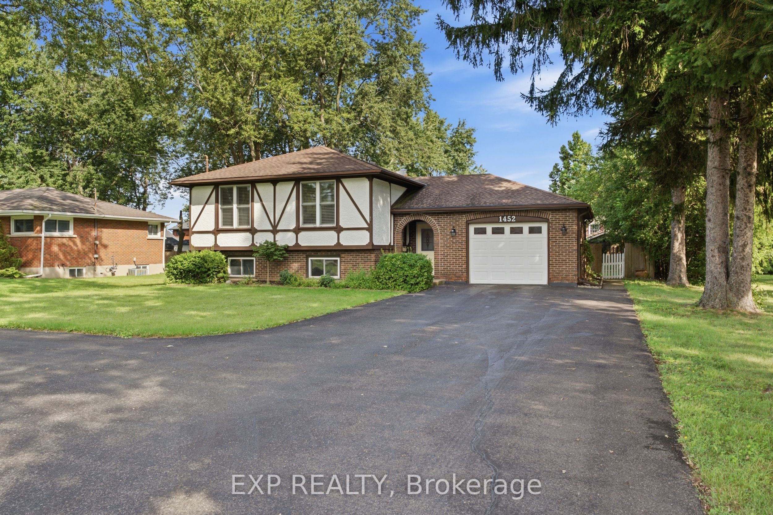 1452 Garrison Road, Fort Erie, ON L2A 1P6