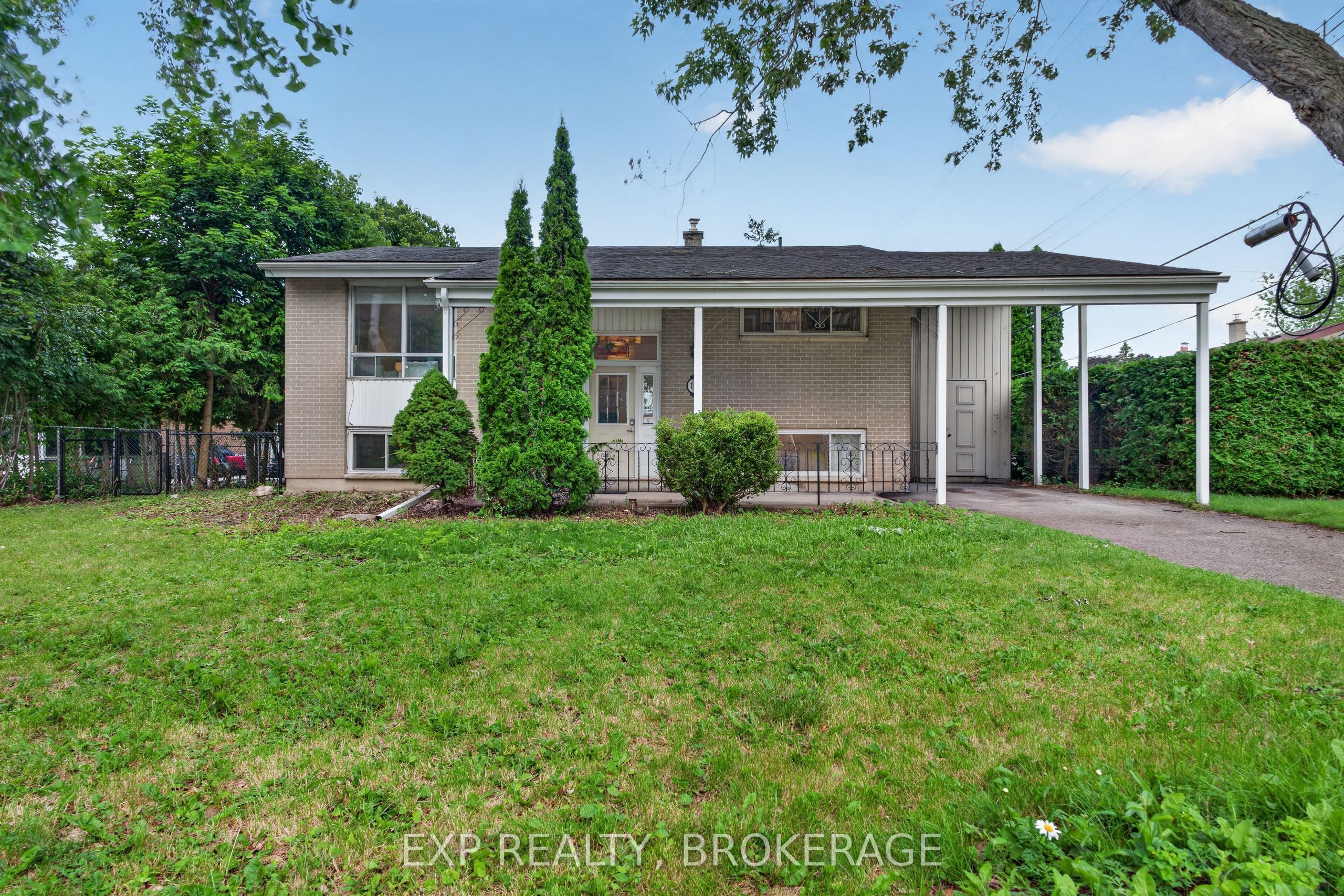 11 PEMBER Place, Kingston, ON K7M 2P8 photo 2