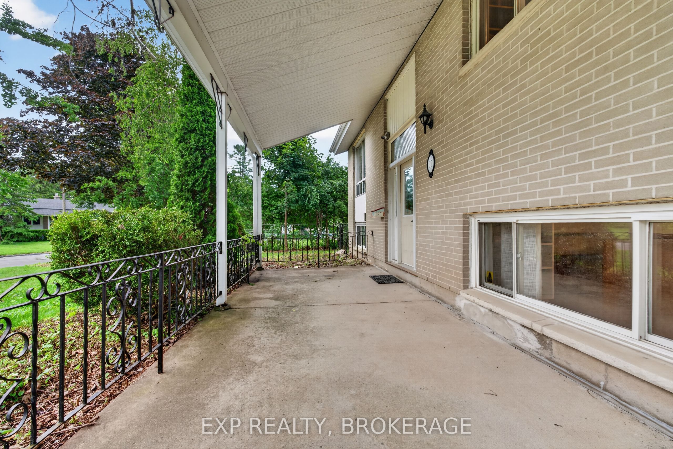 11 PEMBER Place, Kingston, ON K7M 2P8 photo 4