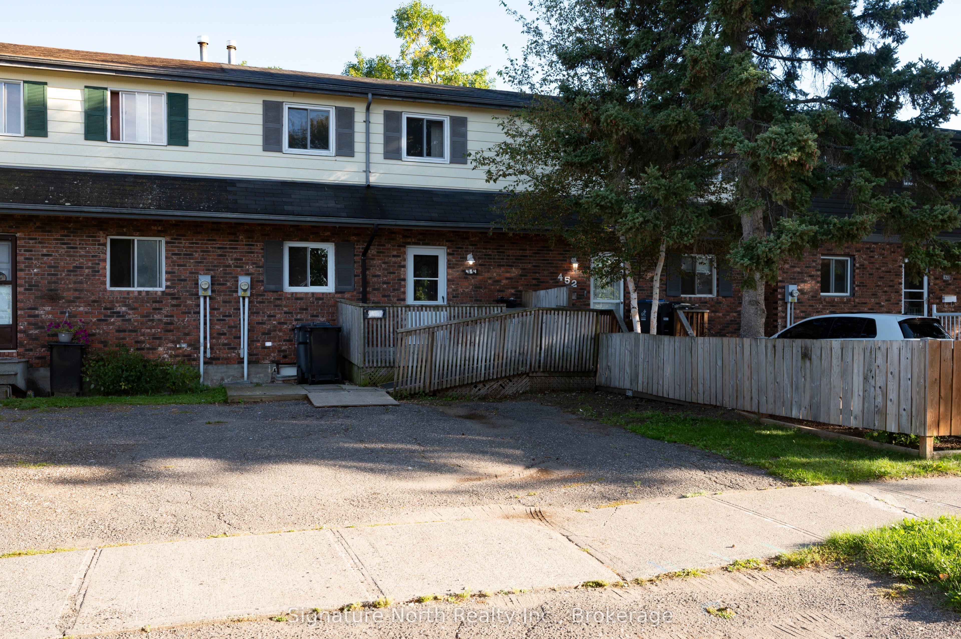 454 Wentworth Crescent, Thunder Bay, ON P7A 7S8