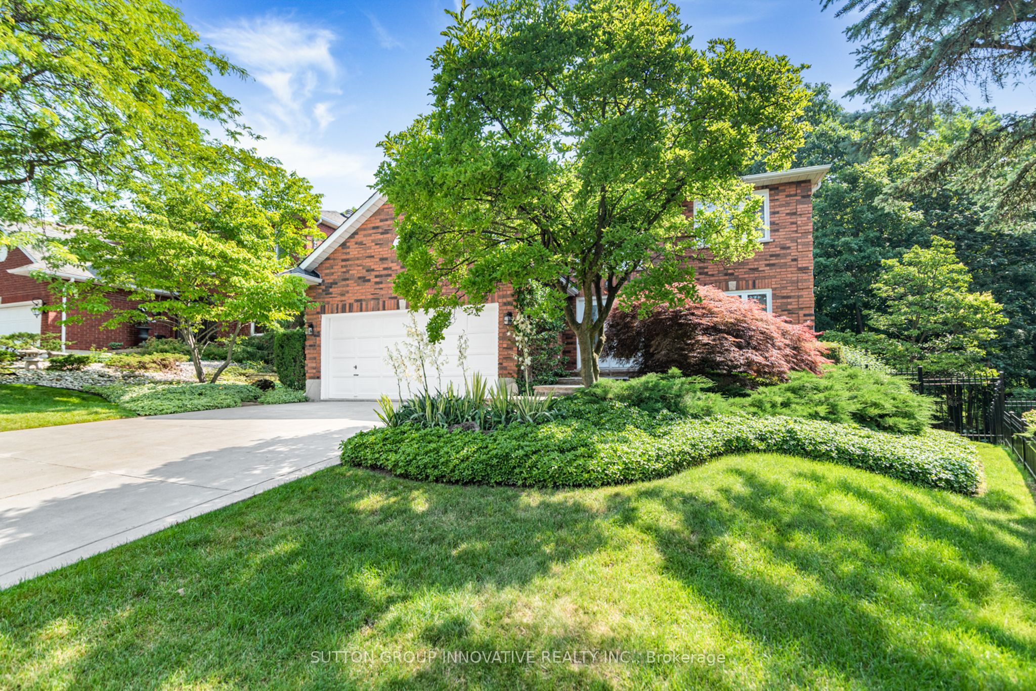 59 Renata Court, Hamilton, ON L9H 6X2 photo 2