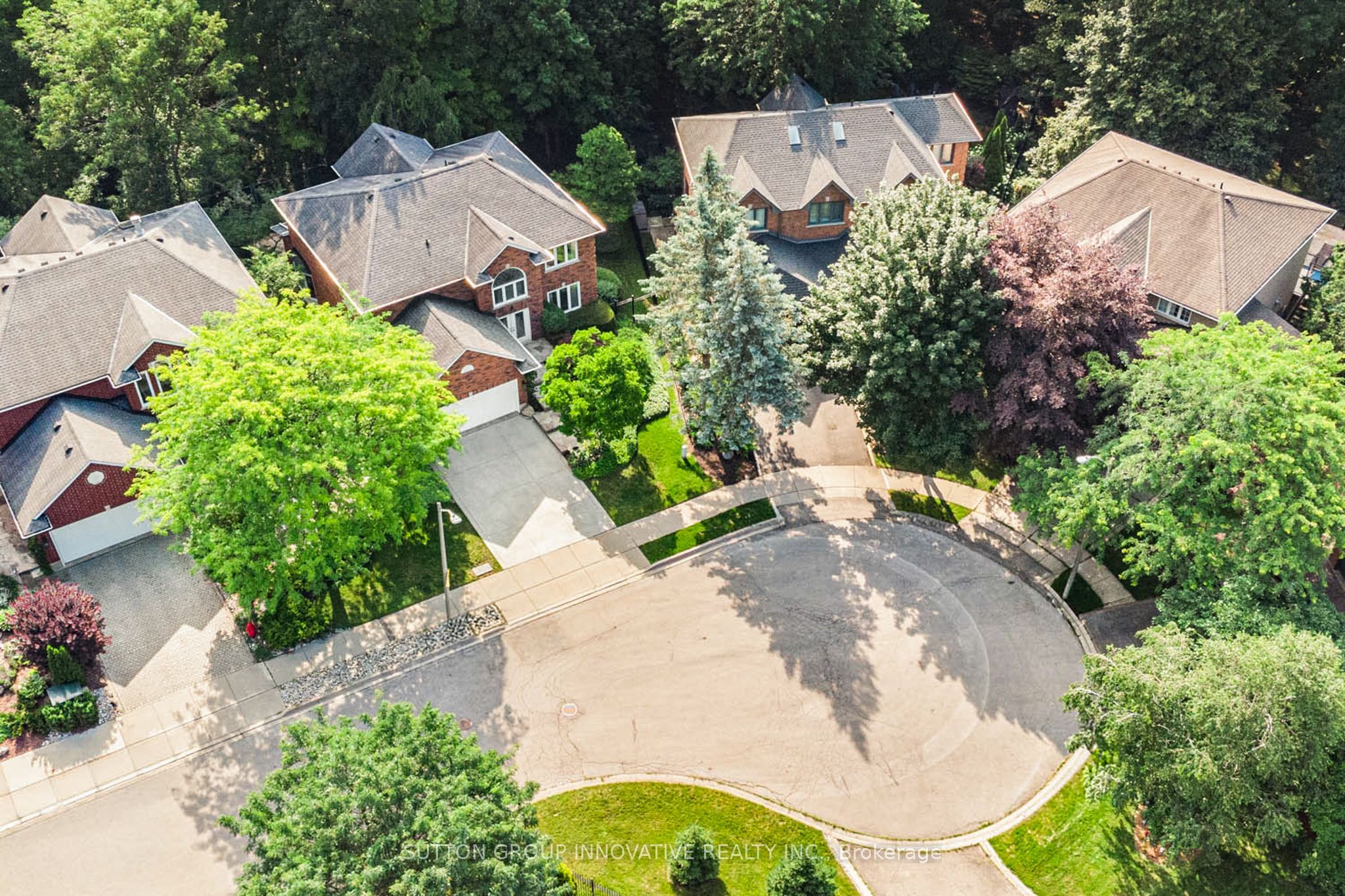 59 Renata Court, Hamilton, ON L9H 6X2 photo 3
