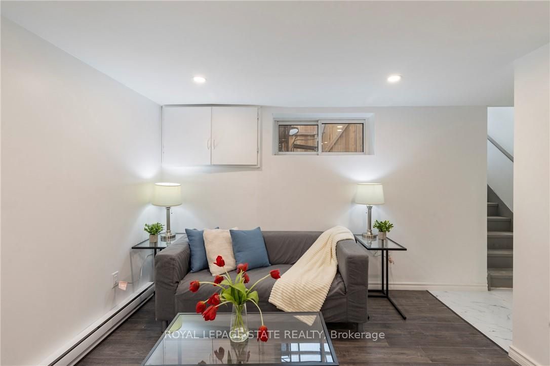 7 Purdy Crescent 2, Hamilton, ON L9A 3B4 photo 3