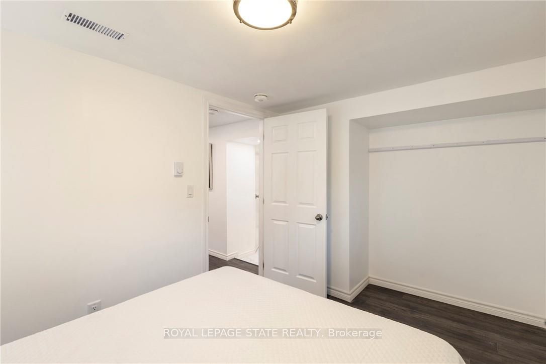 7 Purdy Crescent 2, Hamilton, ON L9A 3B4 photo 5