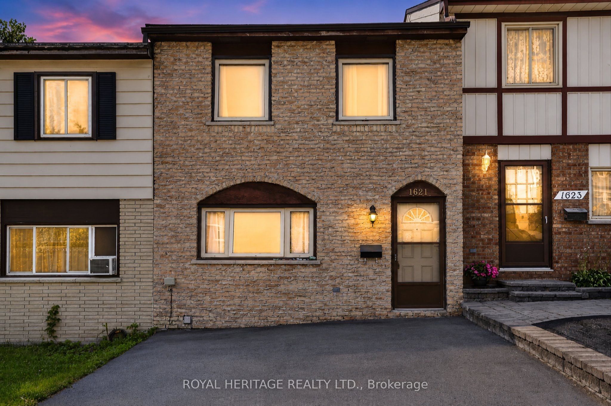 1621 Applewood Crescent, Peterborough, ON K9K 1N3