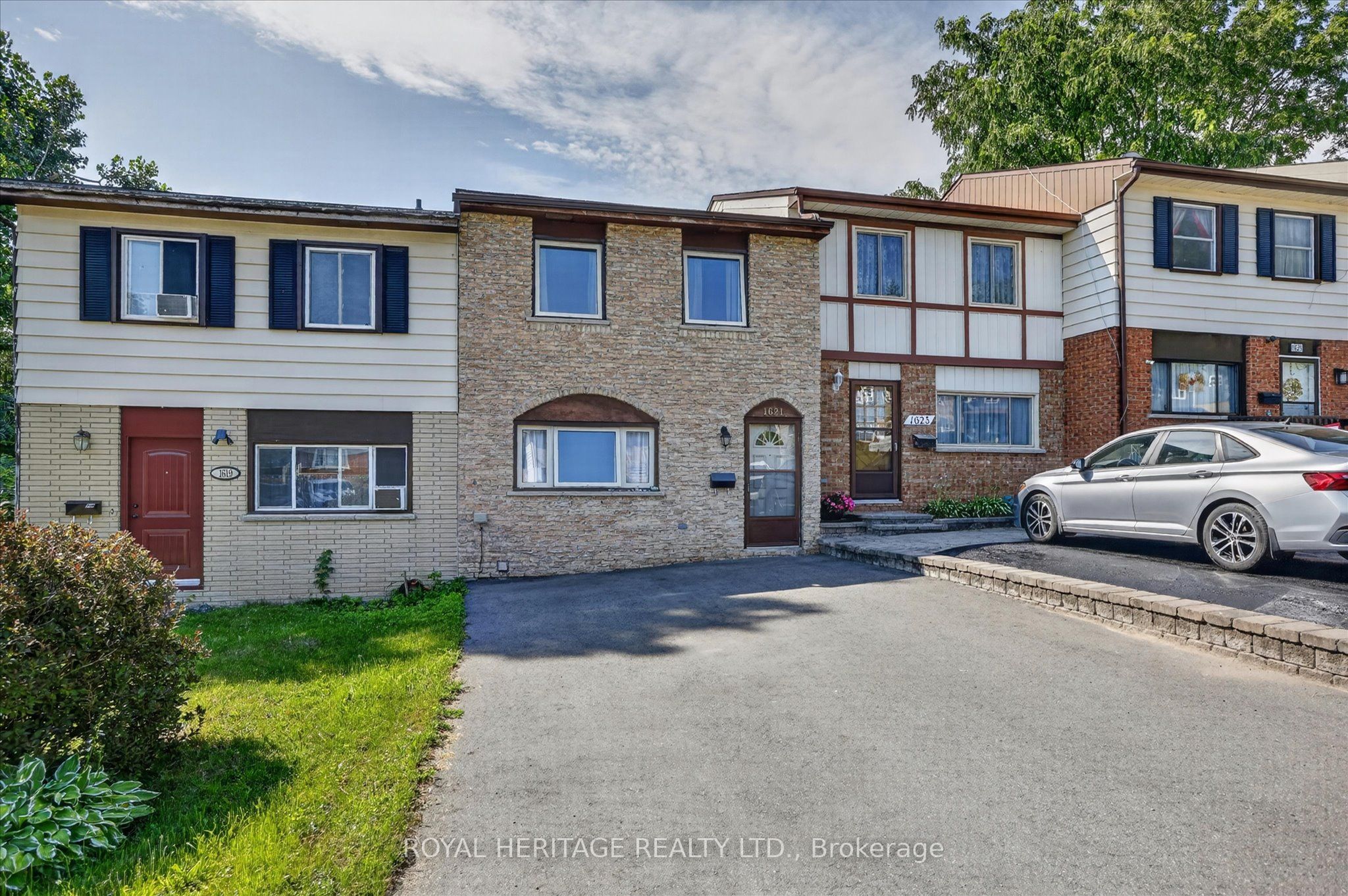 1621 Applewood Crescent, Peterborough, ON K9K 1N3 photo 2